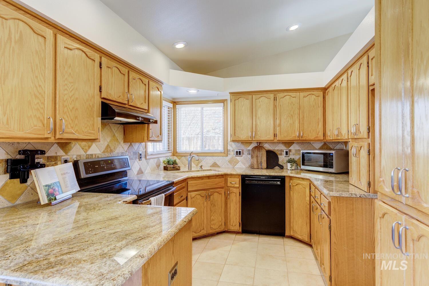 9676 W Toni St, Boise, Idaho 83704, 4 Bedrooms, 3 Bathrooms, Residential For Sale, Price $489,900,MLS 98970207