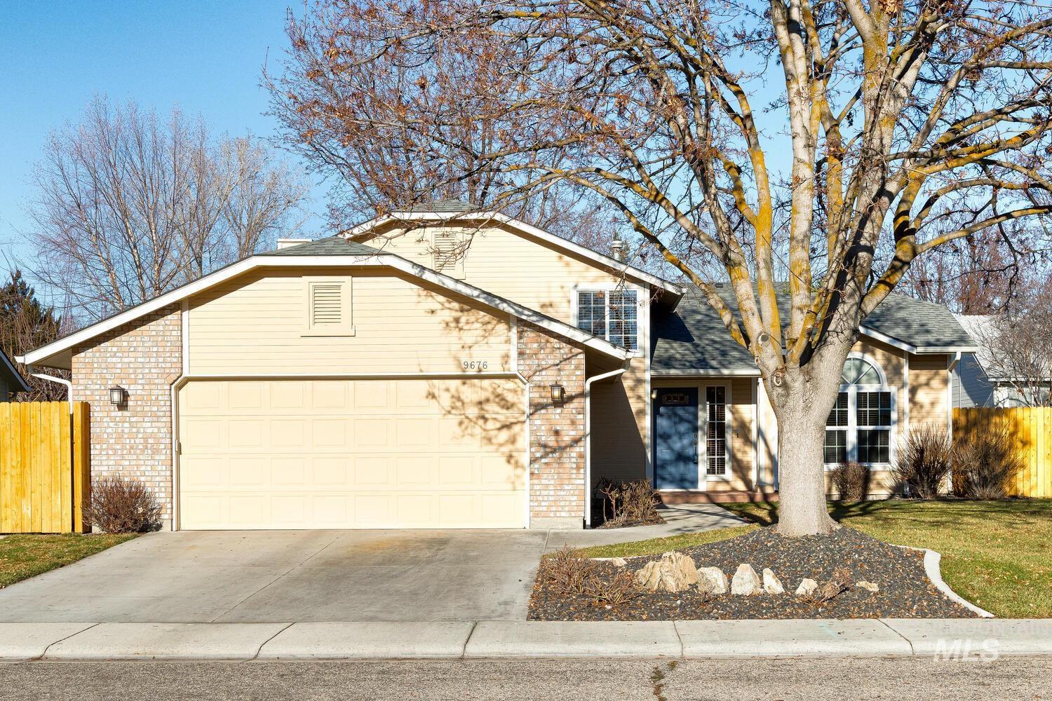 9676 W Toni St, Boise, Idaho 83704, 4 Bedrooms, 3 Bathrooms, Residential For Sale, Price $489,900,MLS 98970207