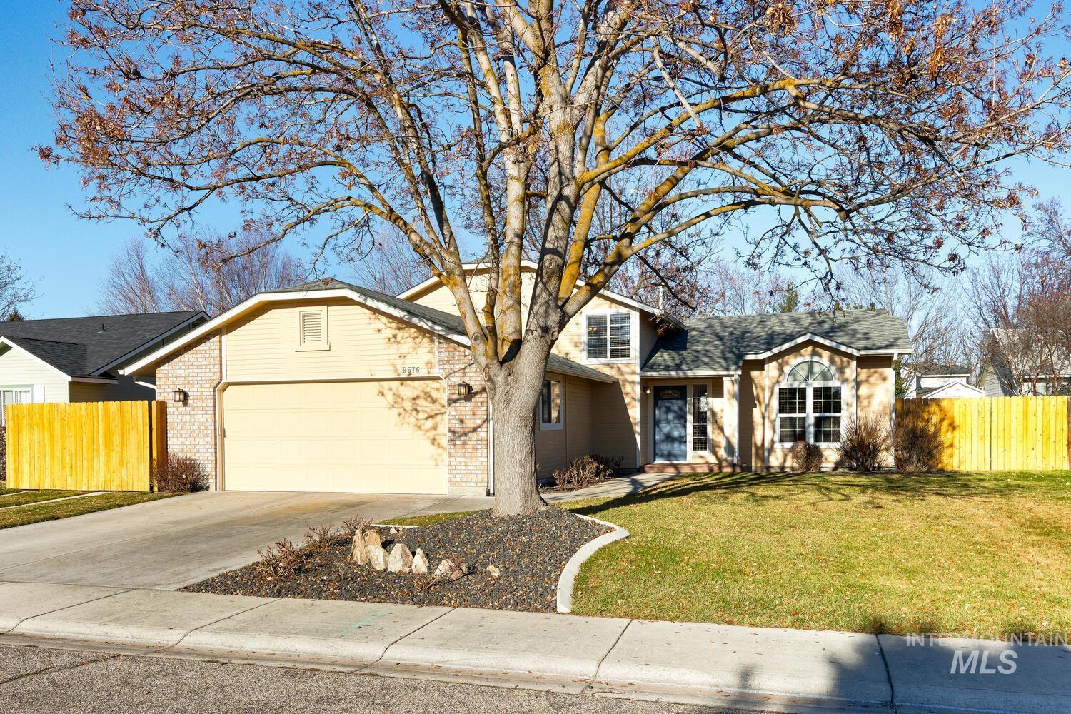 9676 W Toni St, Boise, Idaho 83704, 4 Bedrooms, 3 Bathrooms, Residential For Sale, Price $489,900,MLS 98970207