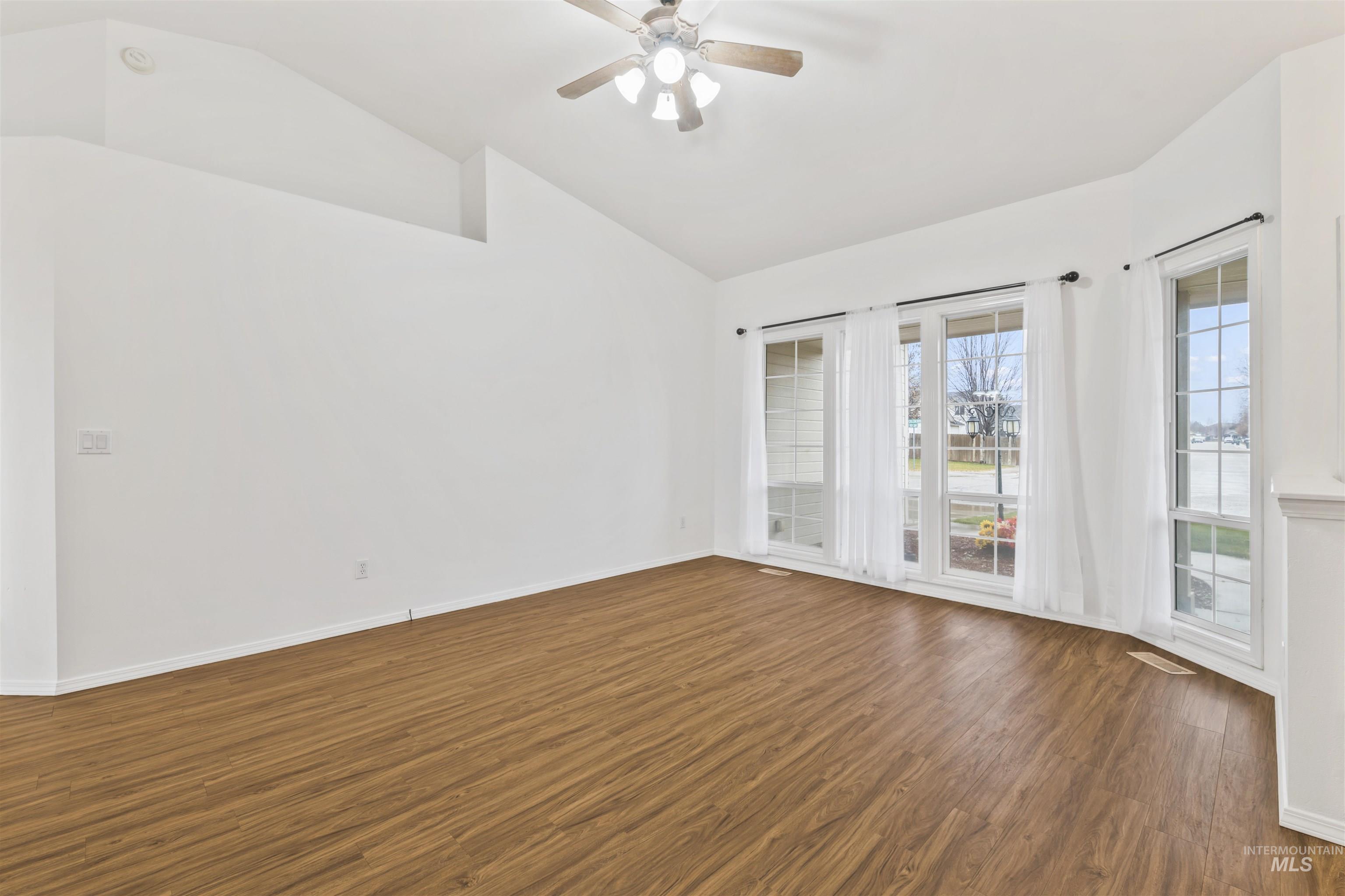 658 E Huckleberry Ct, Kuna, Idaho 83634, 3 Bedrooms, 2 Bathrooms, Residential For Sale, Price $390,000, 98970208