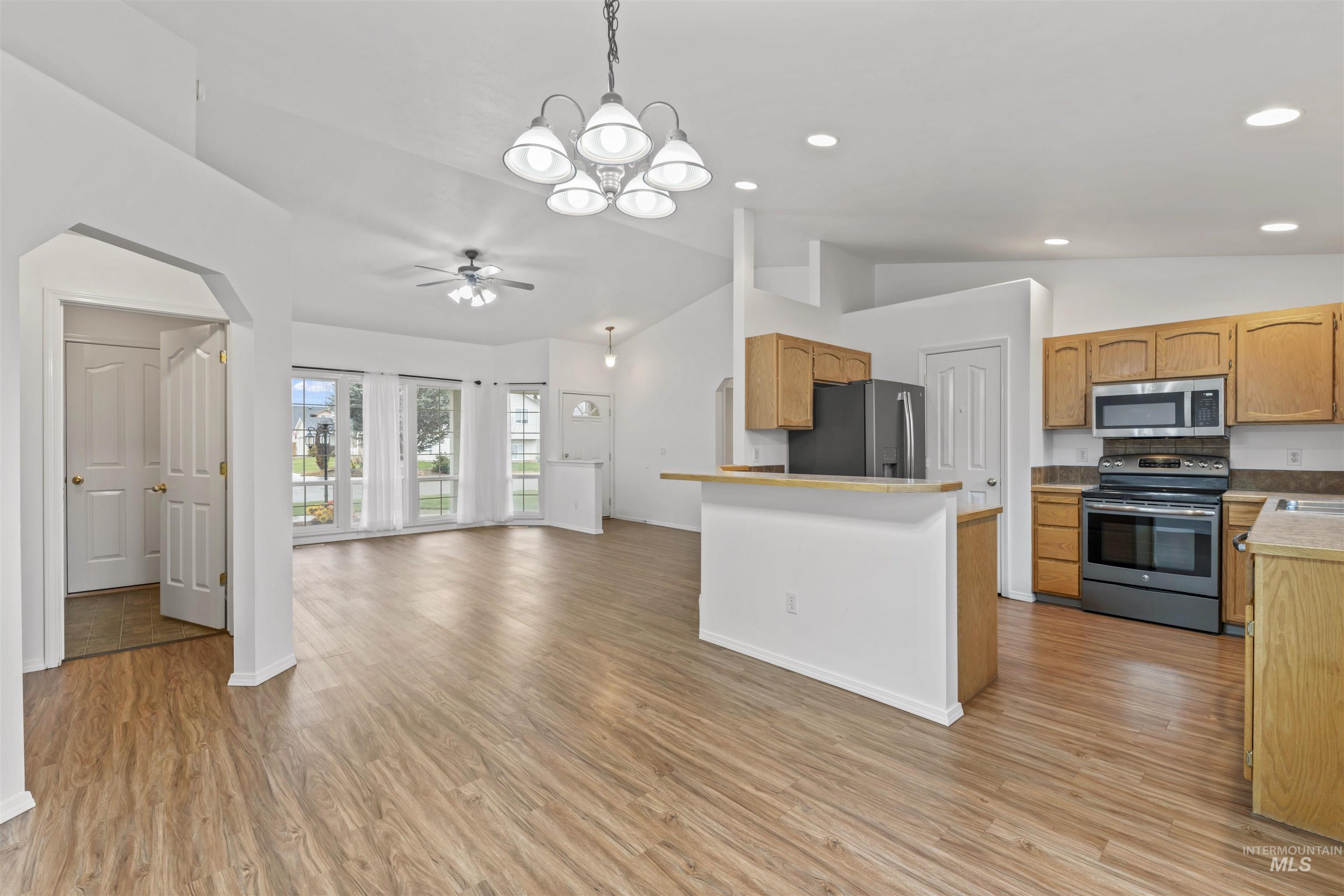 658 E Huckleberry Ct, Kuna, Idaho 83634, 3 Bedrooms, 2 Bathrooms, Residential For Sale, Price $390,000, 98970208