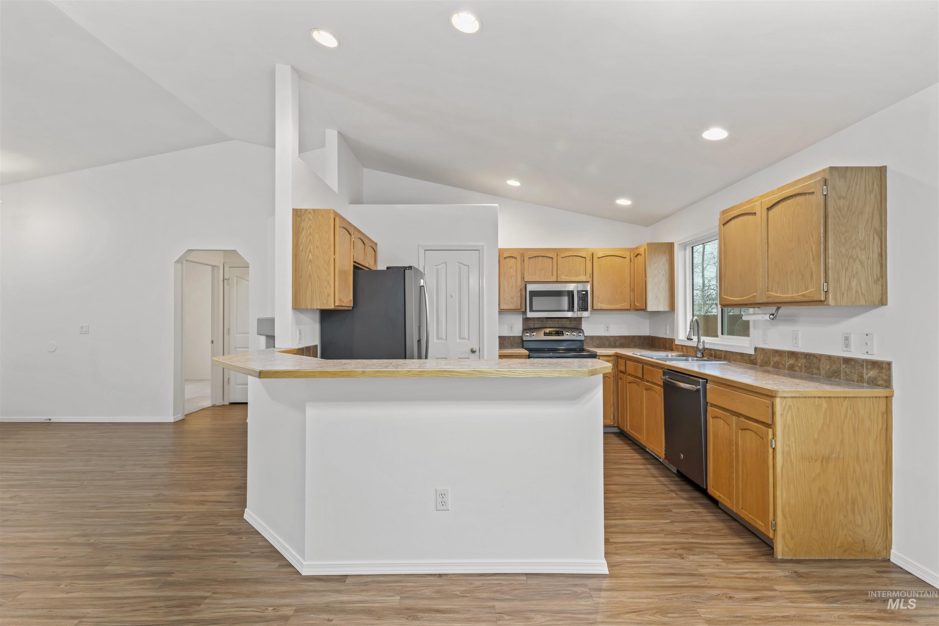 658 E Huckleberry Ct, Kuna, Idaho 83634, 3 Bedrooms, 2 Bathrooms, Residential For Sale, Price $390,000, 98970208