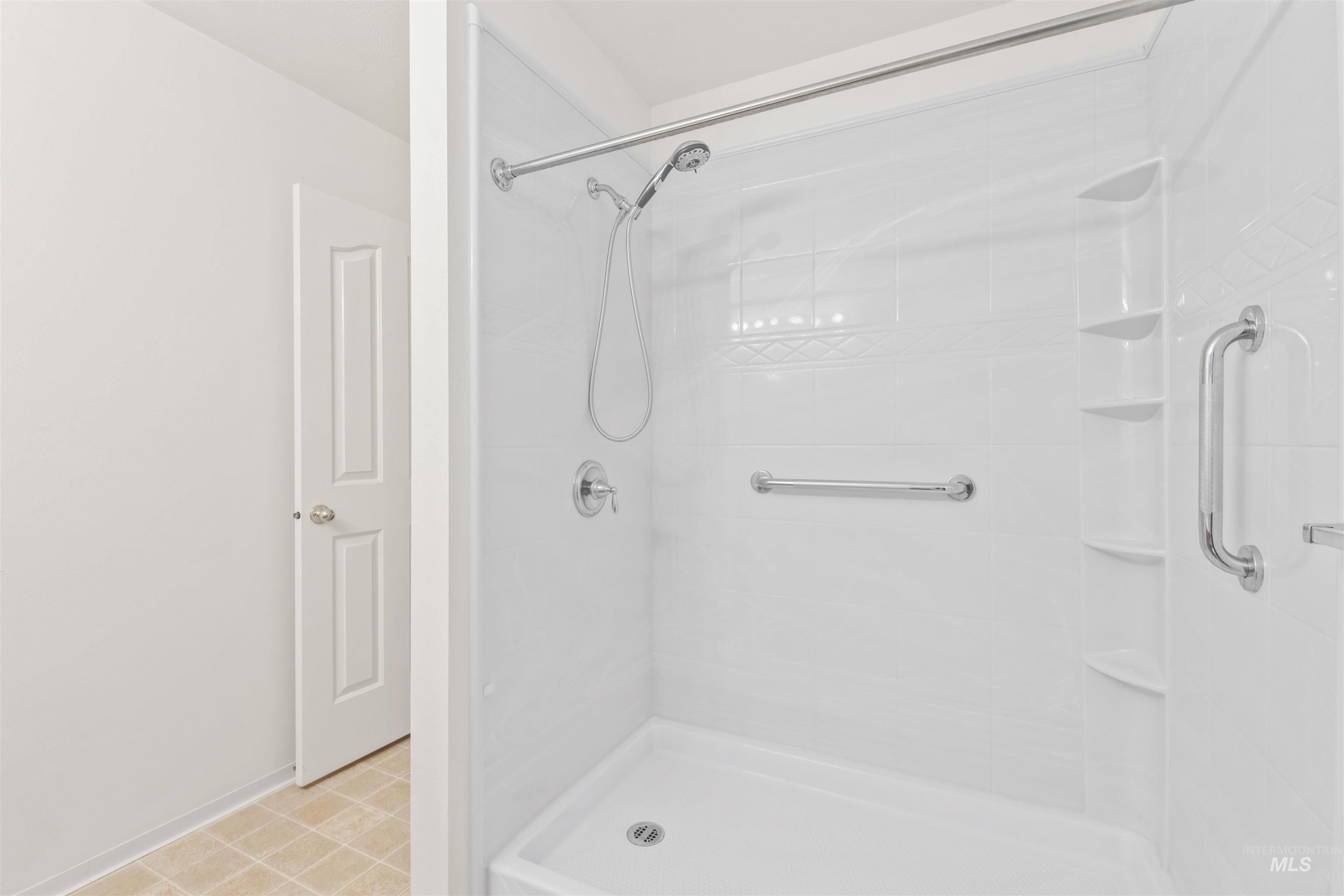 658 E Huckleberry Ct, Kuna, Idaho 83634, 3 Bedrooms, 2 Bathrooms, Residential For Sale, Price $390,000, 98970208