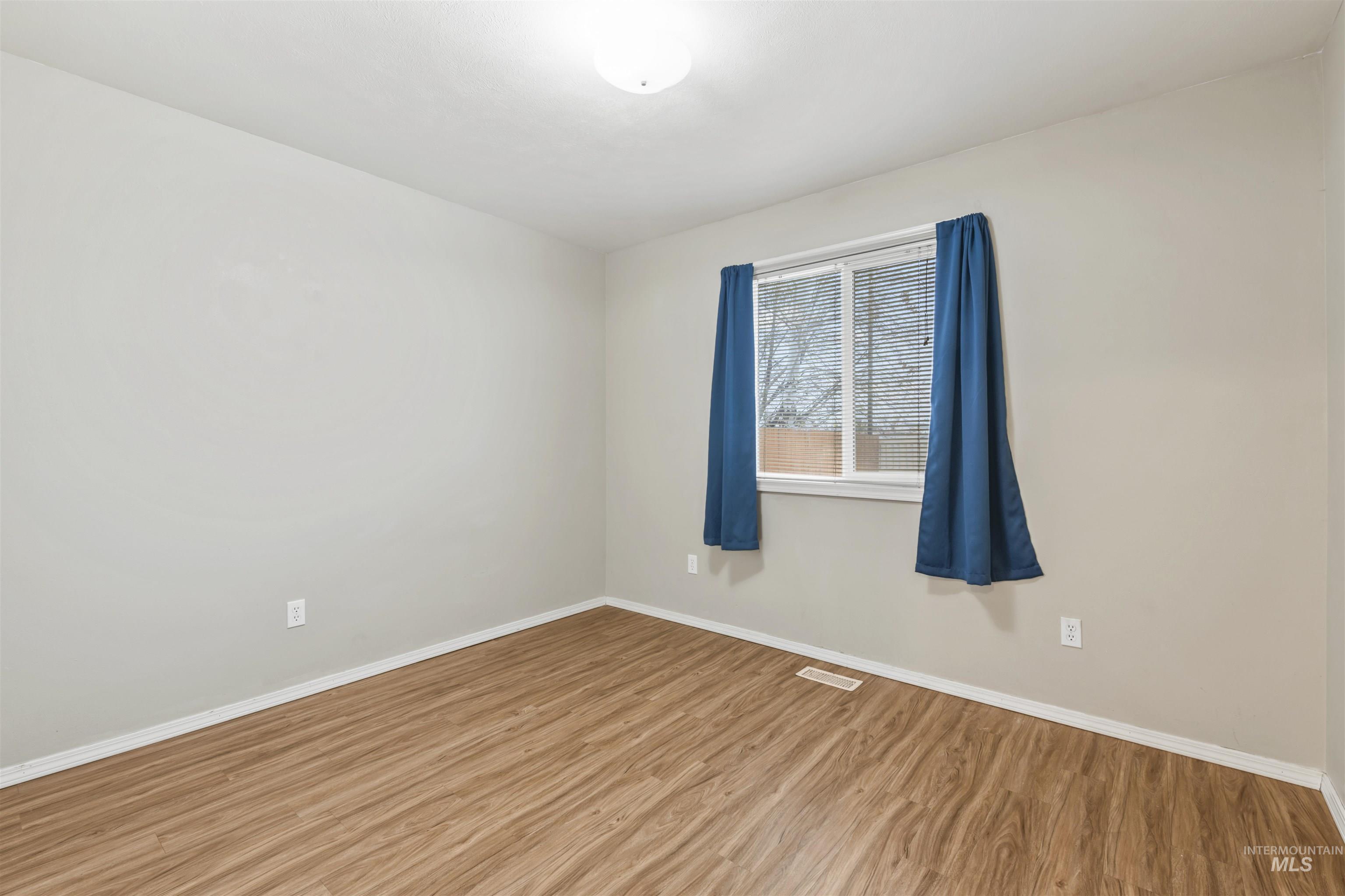 658 E Huckleberry Ct, Kuna, Idaho 83634, 3 Bedrooms, 2 Bathrooms, Residential For Sale, Price $390,000, 98970208