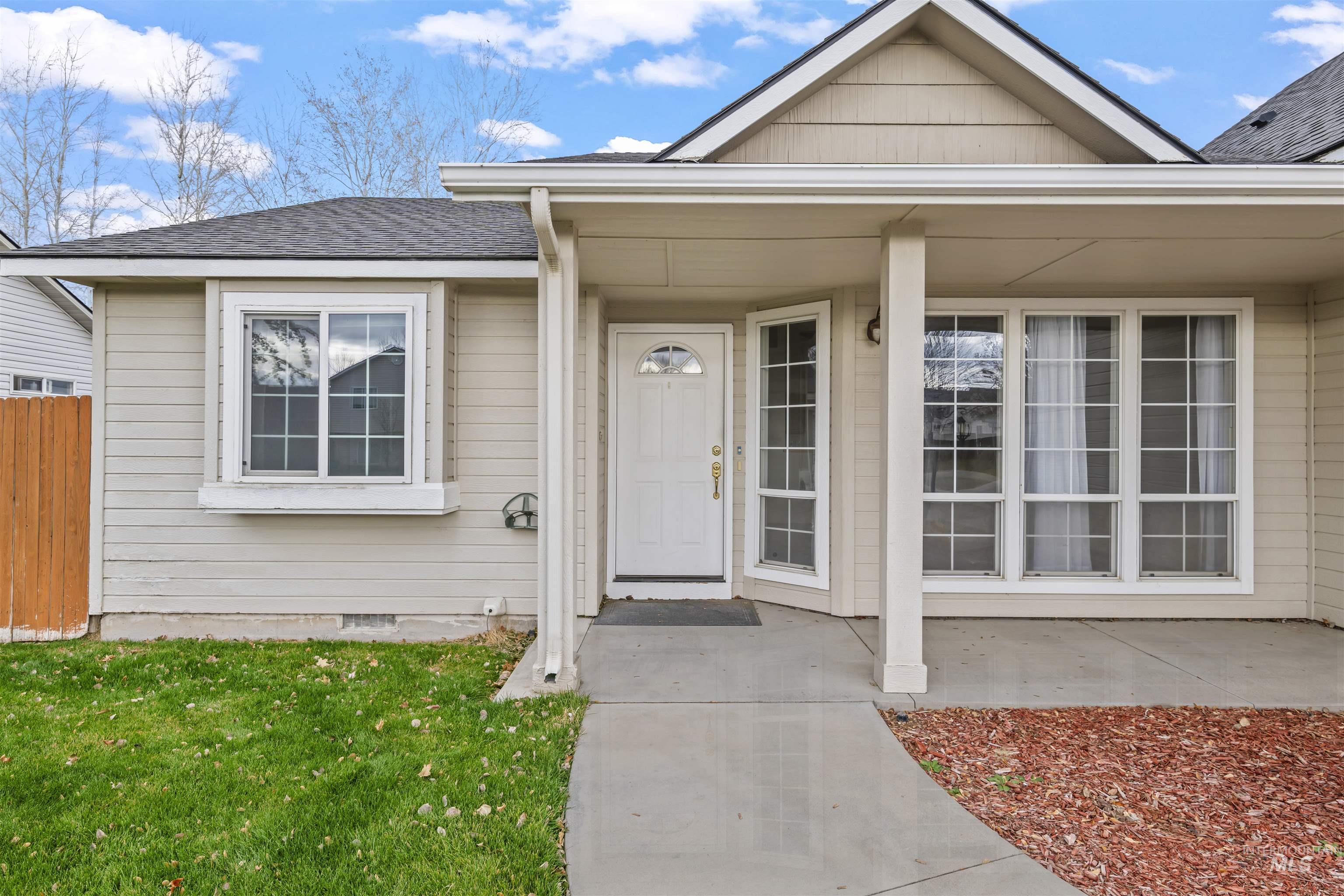 658 E Huckleberry Ct, Kuna, Idaho 83634, 3 Bedrooms, 2 Bathrooms, Residential For Sale, Price $390,000, 98970208