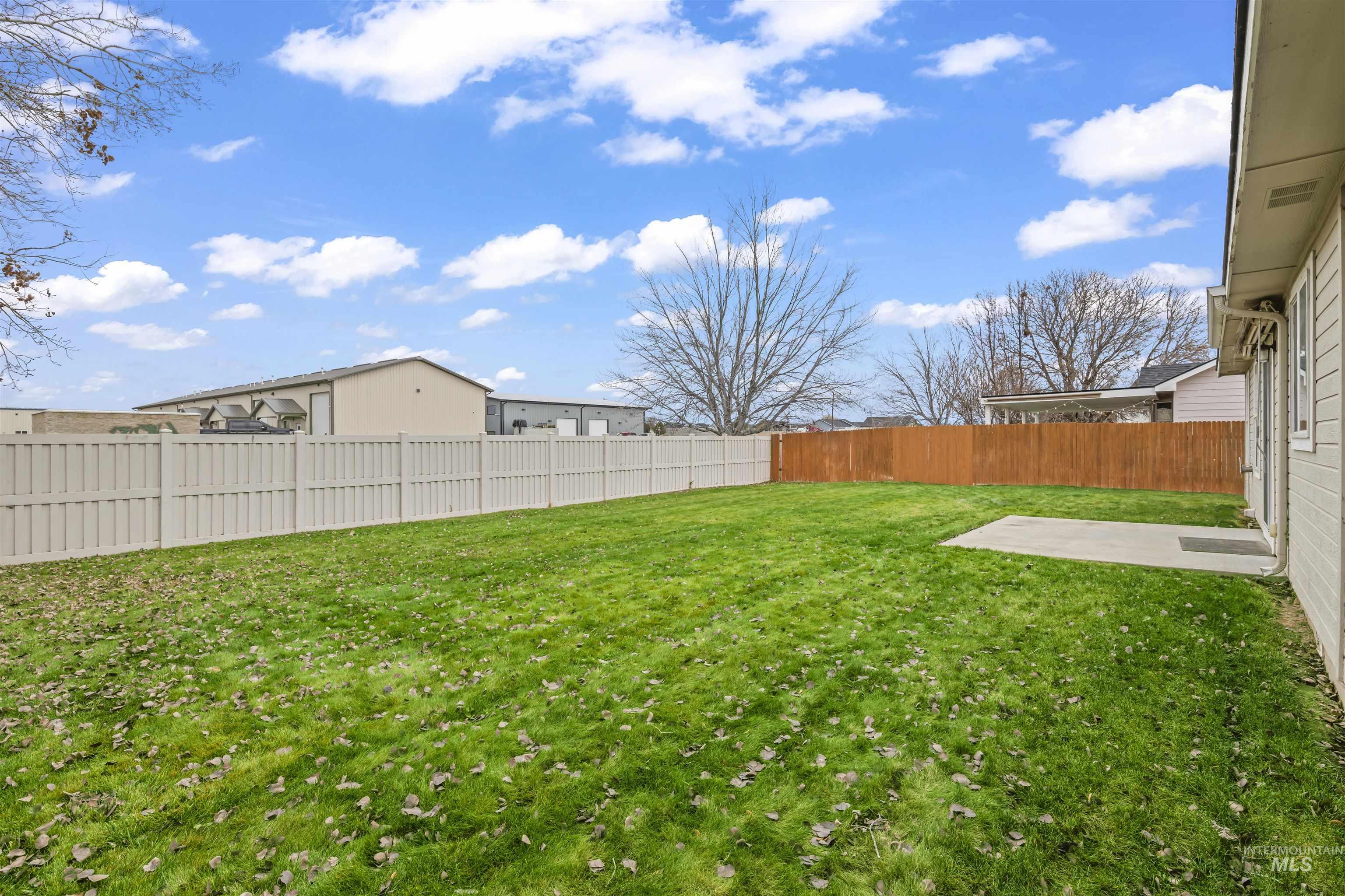 658 E Huckleberry Ct, Kuna, Idaho 83634, 3 Bedrooms, 2 Bathrooms, Residential For Sale, Price $390,000, 98970208