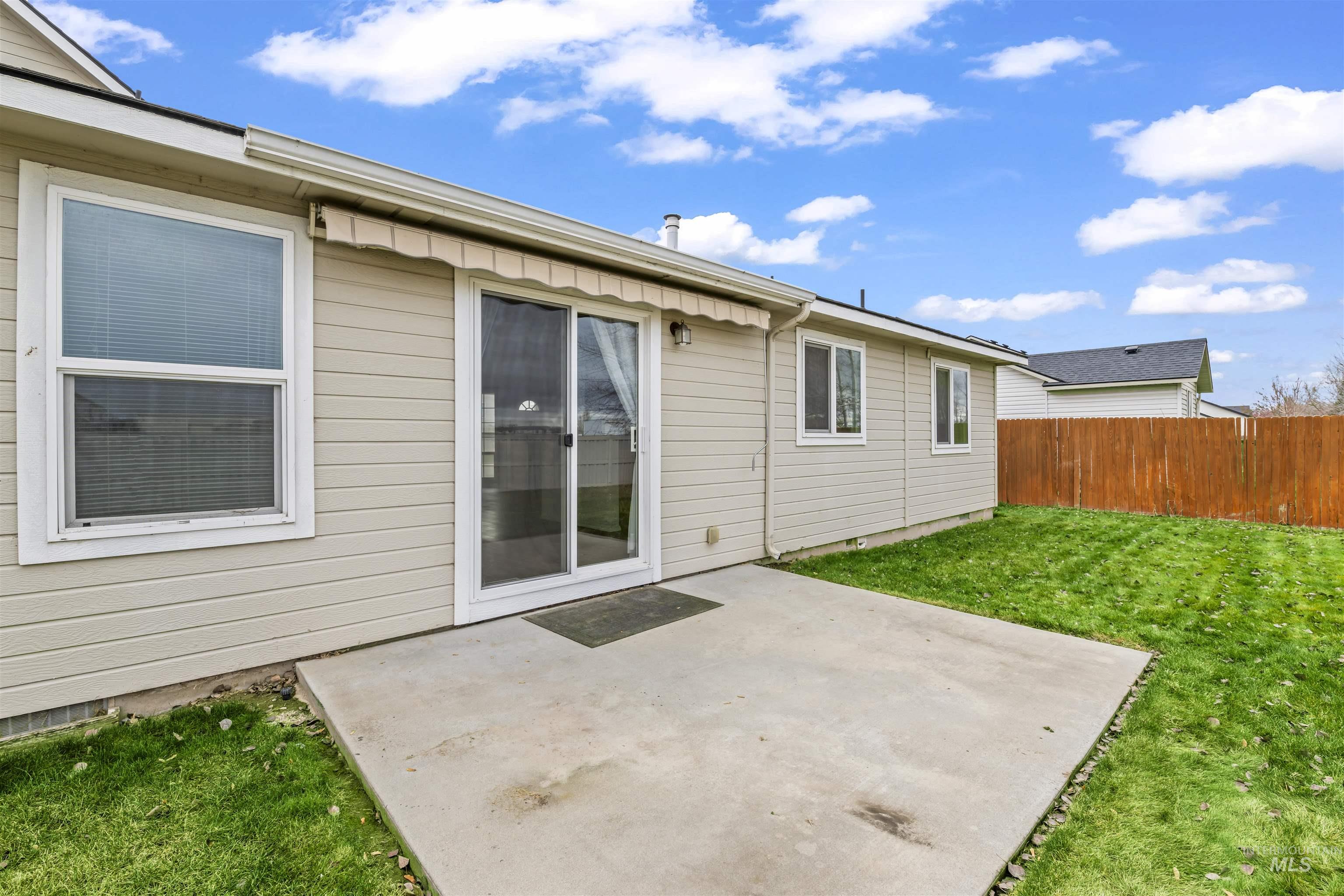 658 E Huckleberry Ct, Kuna, Idaho 83634, 3 Bedrooms, 2 Bathrooms, Residential For Sale, Price $390,000, 98970208