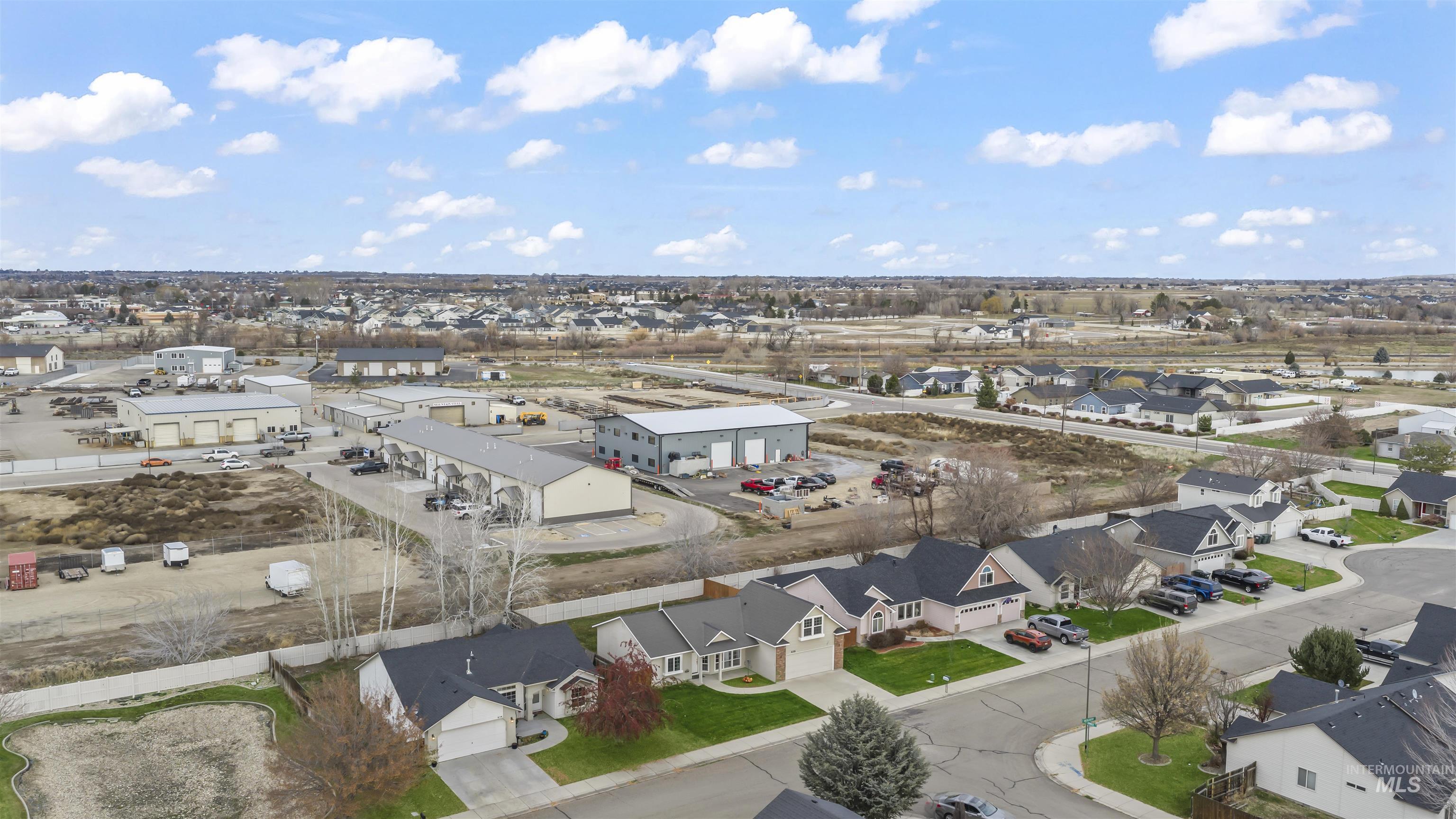 658 E Huckleberry Ct, Kuna, Idaho 83634, 3 Bedrooms, 2 Bathrooms, Residential For Sale, Price $390,000, 98970208