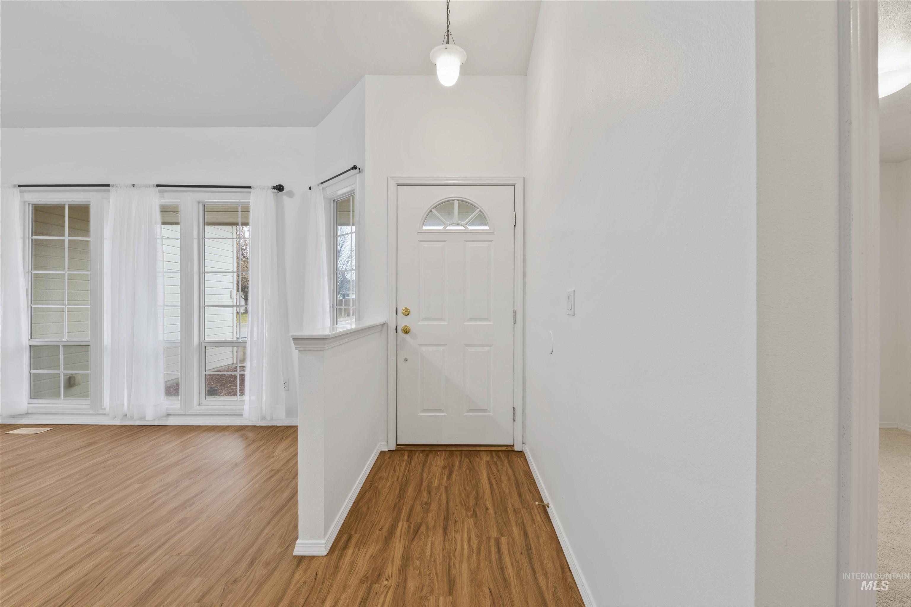 658 E Huckleberry Ct, Kuna, Idaho 83634, 3 Bedrooms, 2 Bathrooms, Residential For Sale, Price $390,000, 98970208