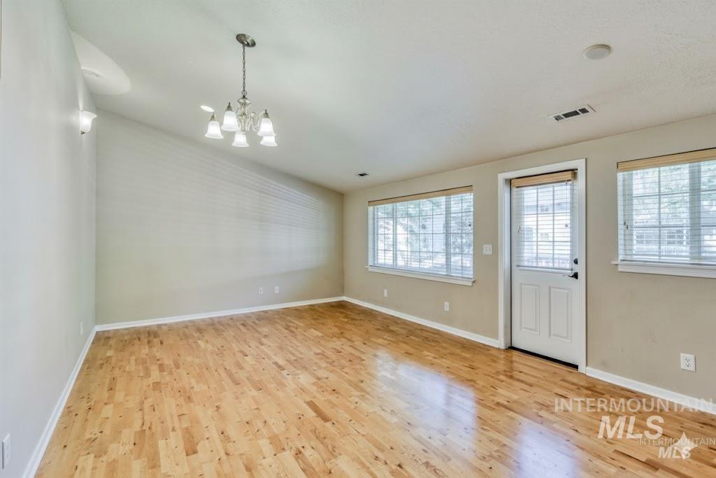 225 W Village Ln, Boise, Idaho 83702, 1 Bedroom, 1 Bathroom, Residential For Sale, Price $314,900,MLS 98970212