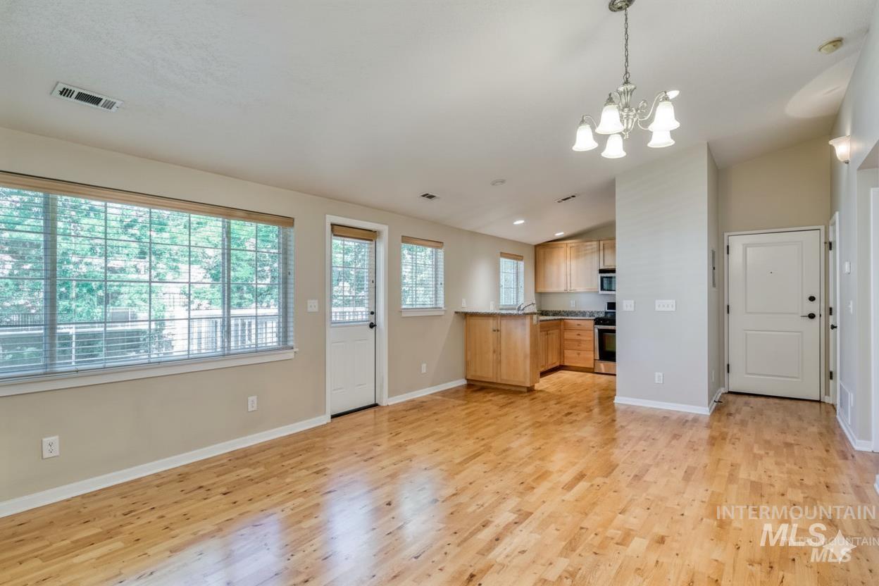 225 W Village Ln, Boise, Idaho 83702, 1 Bedroom, 1 Bathroom, Residential For Sale, Price $334,900, 98970212