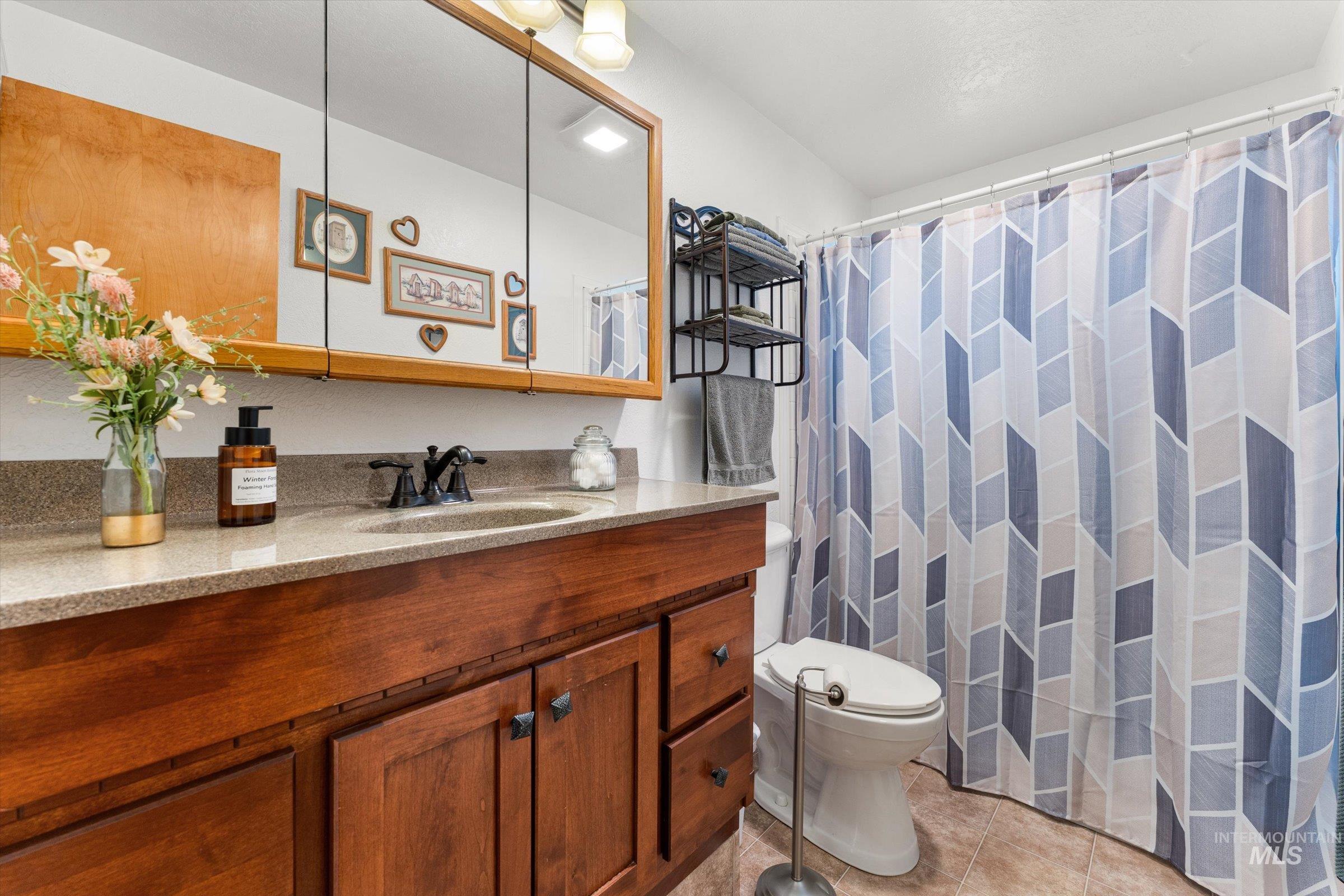 1795 N 7th East, Mountain Home, Idaho 83647, 5 Bedrooms, 2 Bathrooms, Residential For Sale, Price $395,000,MLS 98970215