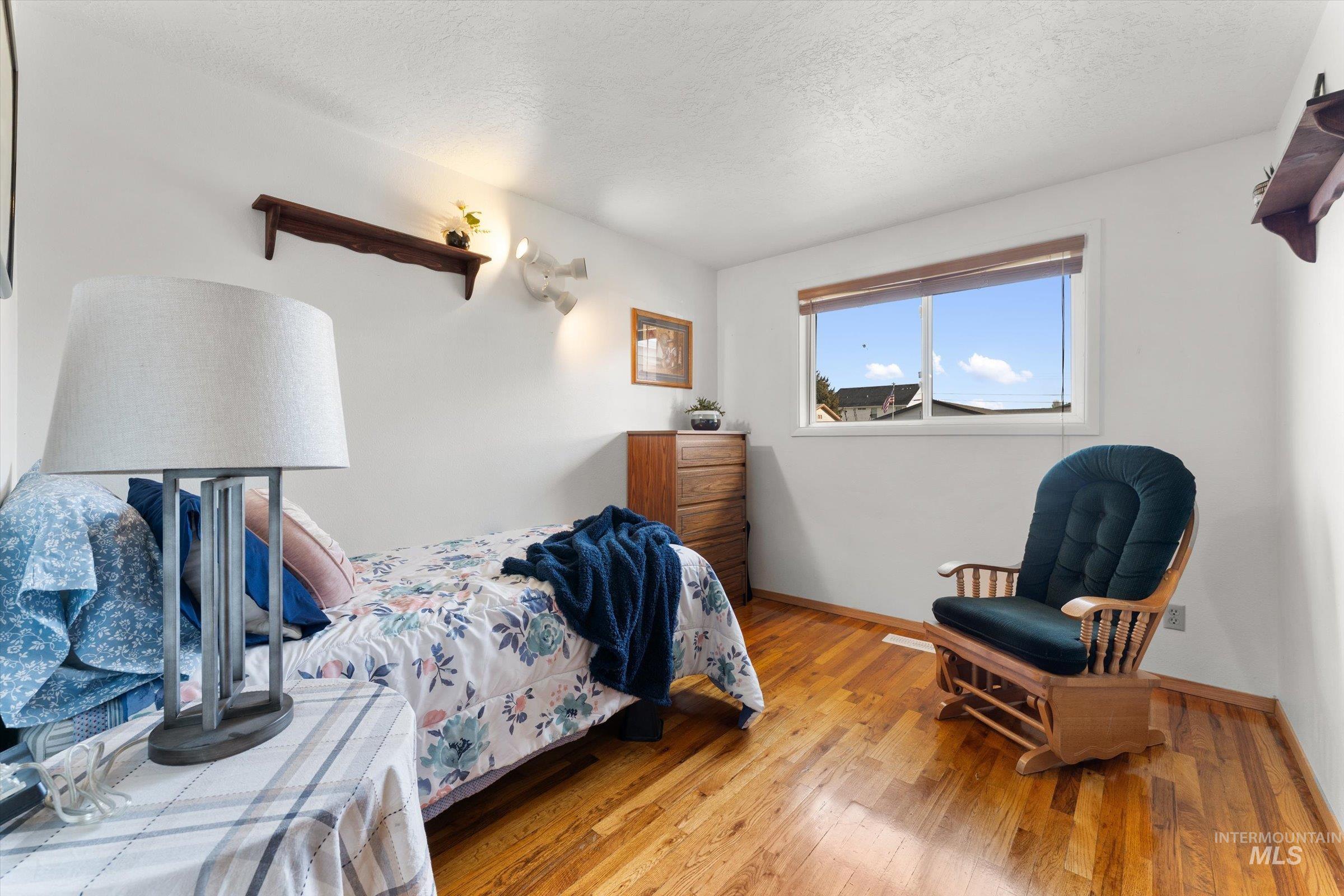 1795 N 7th East, Mountain Home, Idaho 83647, 5 Bedrooms, 2 Bathrooms, Residential For Sale, Price $395,000,MLS 98970215