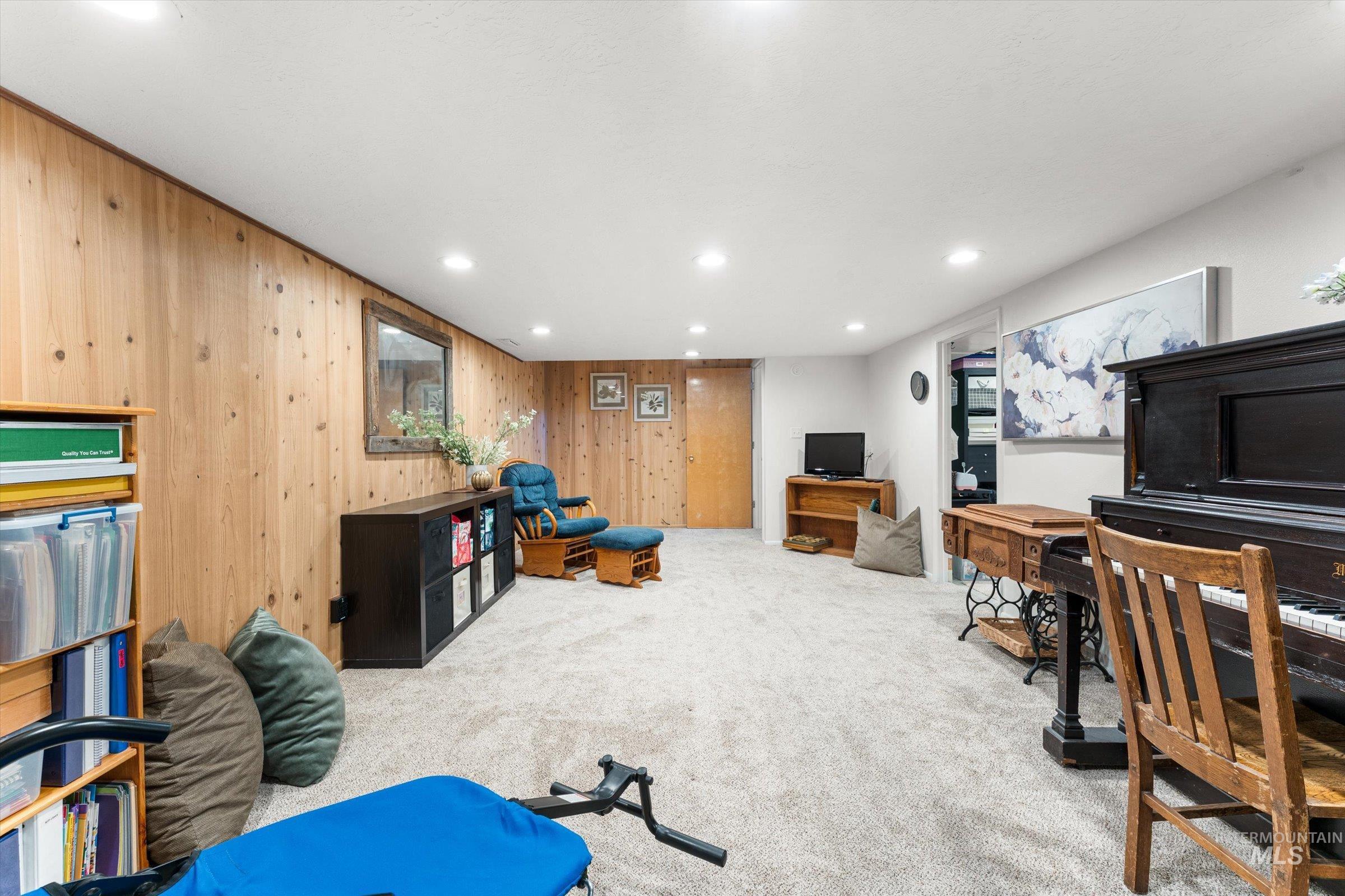 1795 N 7th East, Mountain Home, Idaho 83647, 5 Bedrooms, 2 Bathrooms, Residential For Sale, Price $395,000,MLS 98970215