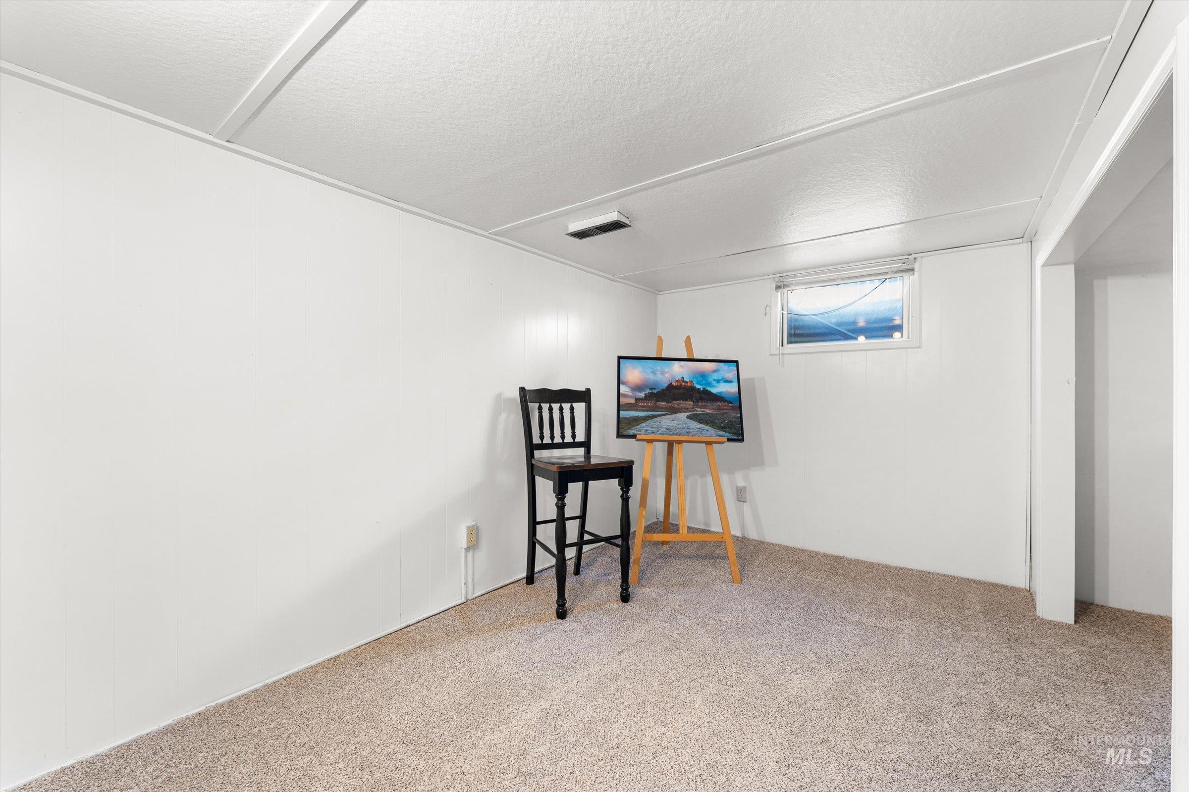 1795 N 7th East, Mountain Home, Idaho 83647, 5 Bedrooms, 2 Bathrooms, Residential For Sale, Price $395,000,MLS 98970215