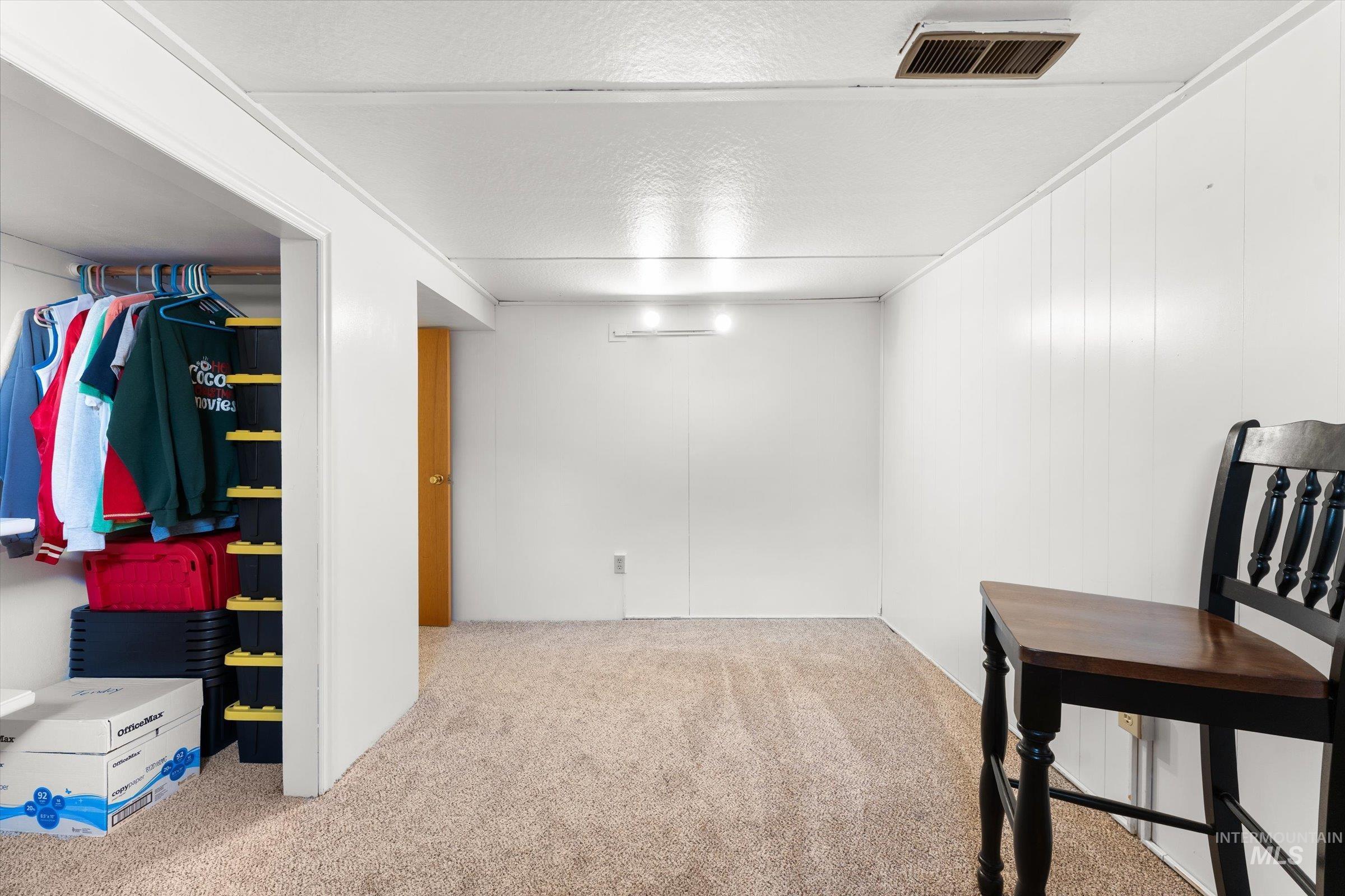 1795 N 7th East, Mountain Home, Idaho 83647, 5 Bedrooms, 2 Bathrooms, Residential For Sale, Price $395,000,MLS 98970215