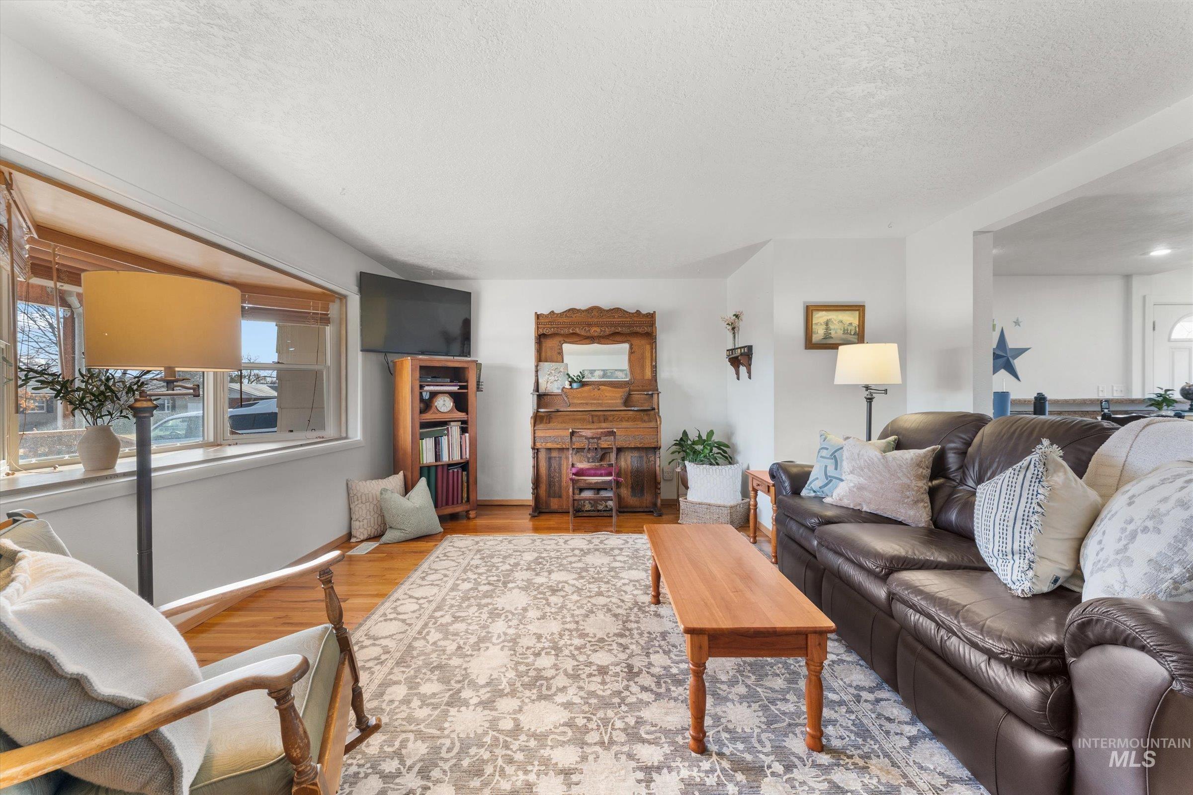 1795 N 7th East, Mountain Home, Idaho 83647, 5 Bedrooms, 2 Bathrooms, Residential For Sale, Price $395,000,MLS 98970215