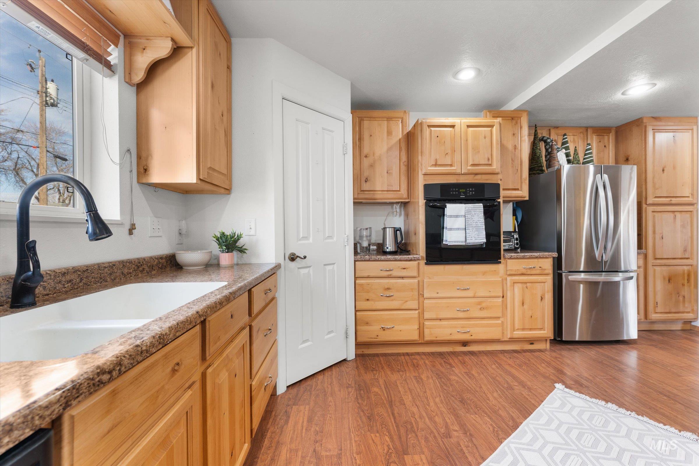 1795 N 7th East, Mountain Home, Idaho 83647, 5 Bedrooms, 2 Bathrooms, Residential For Sale, Price $395,000,MLS 98970215