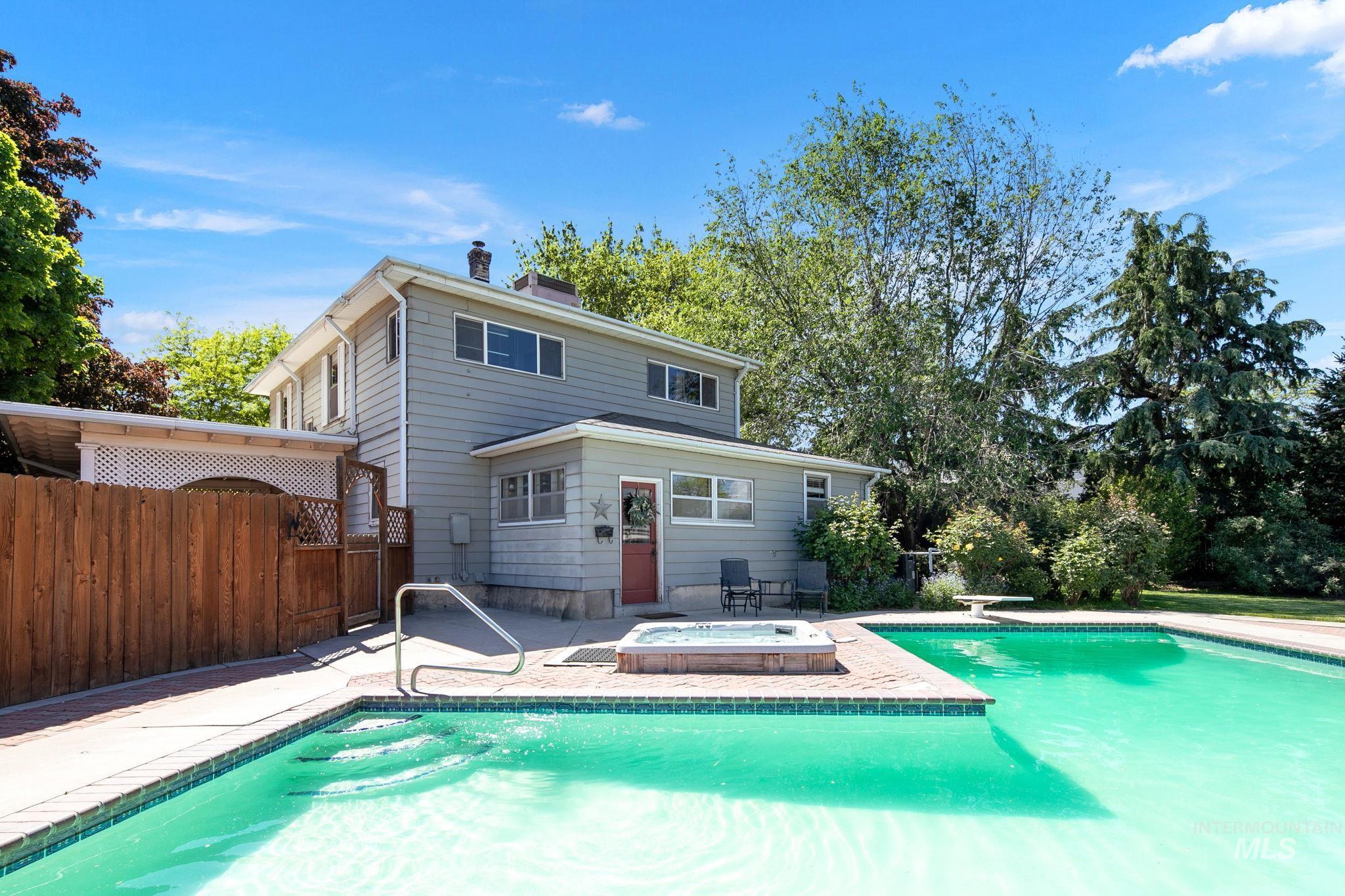 1917 Arthur, Caldwell, Idaho 83605, 5 Bedrooms, Business/Commercial For Sale, Price $649,900,MLS 98970238
