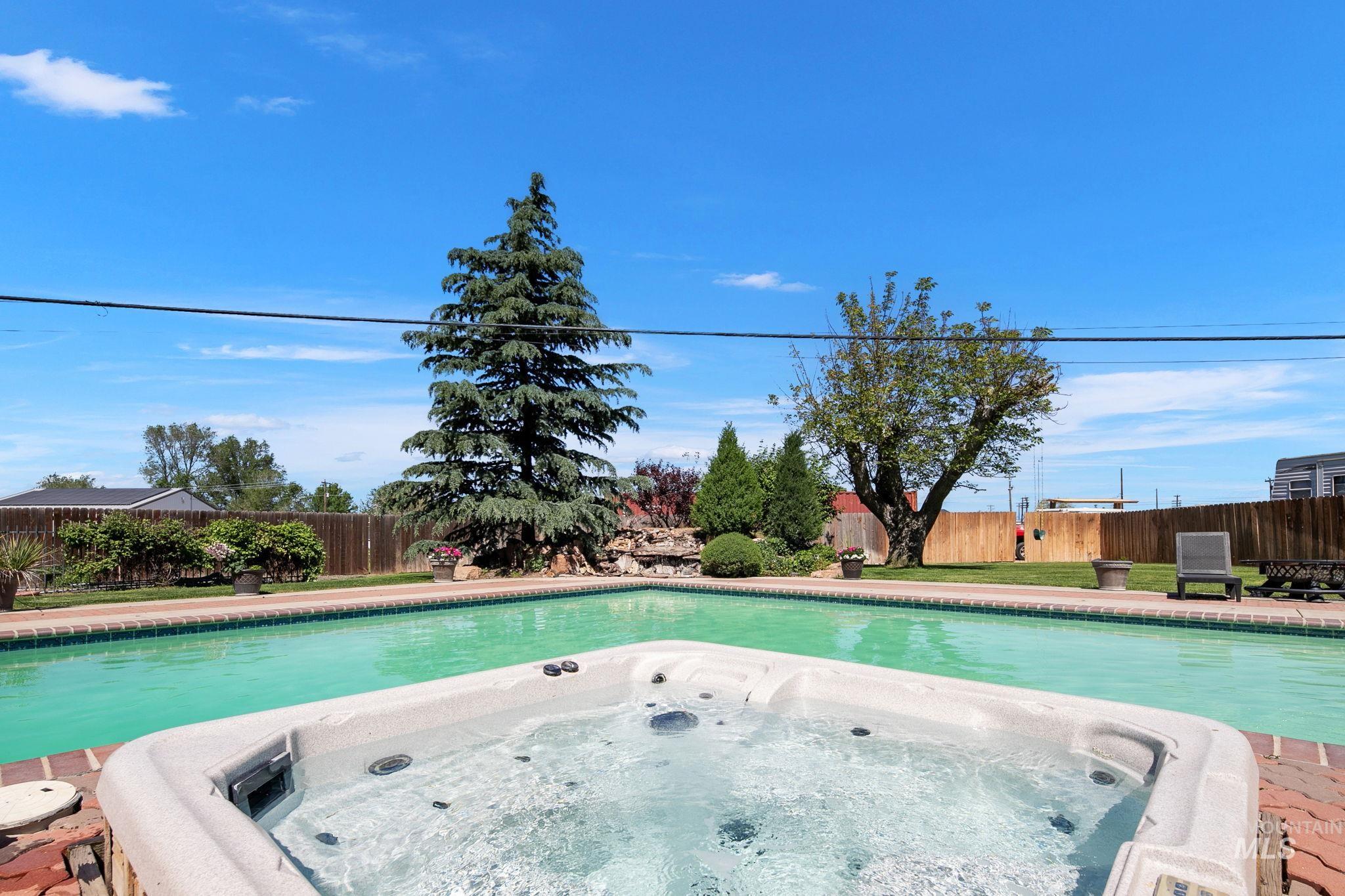 1917 Arthur, Caldwell, Idaho 83605, 5 Bedrooms, Business/Commercial For Sale, Price $649,900,MLS 98970238