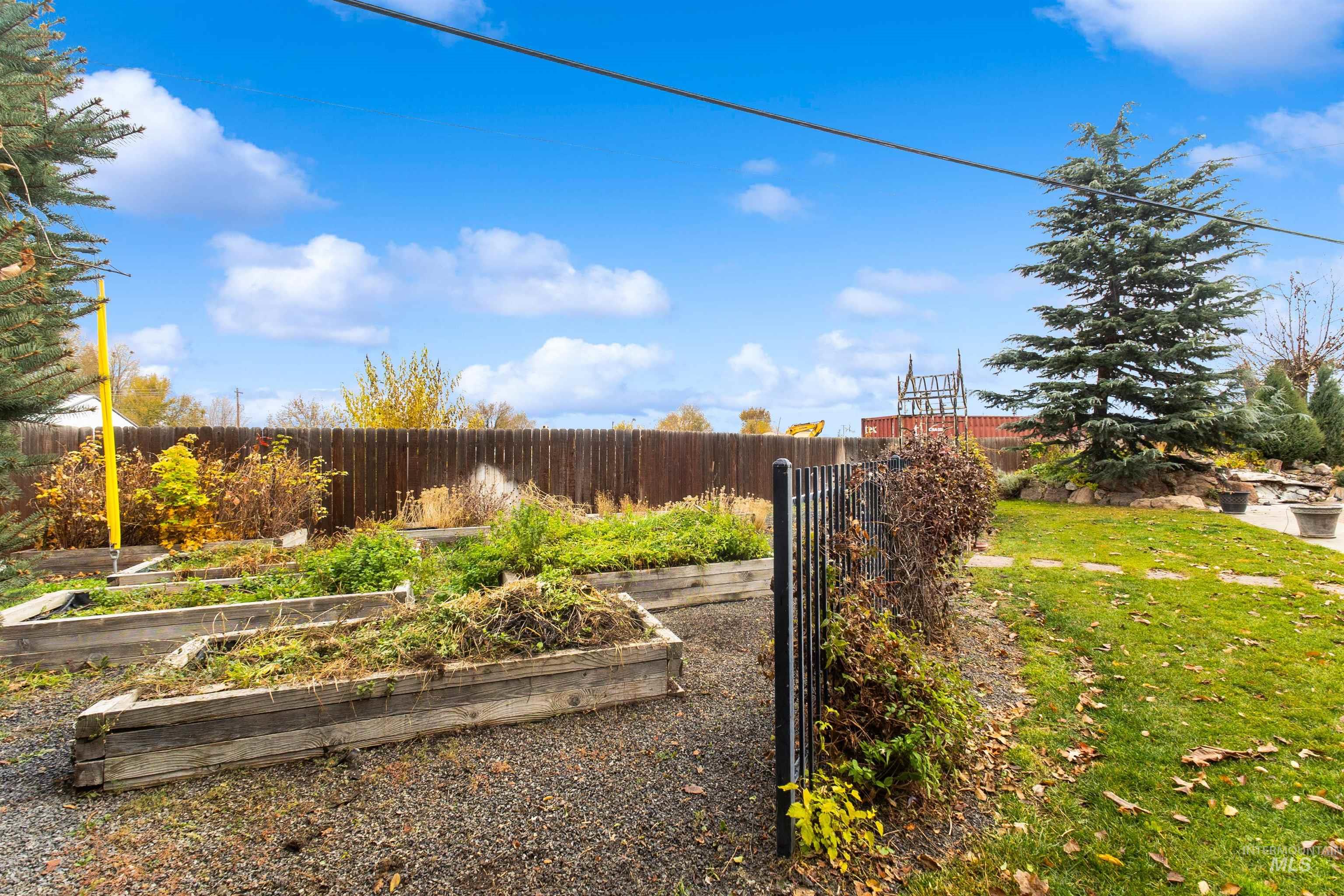 1917 Arthur, Caldwell, Idaho 83605, 5 Bedrooms, Business/Commercial For Sale, Price $749,900, 98970238