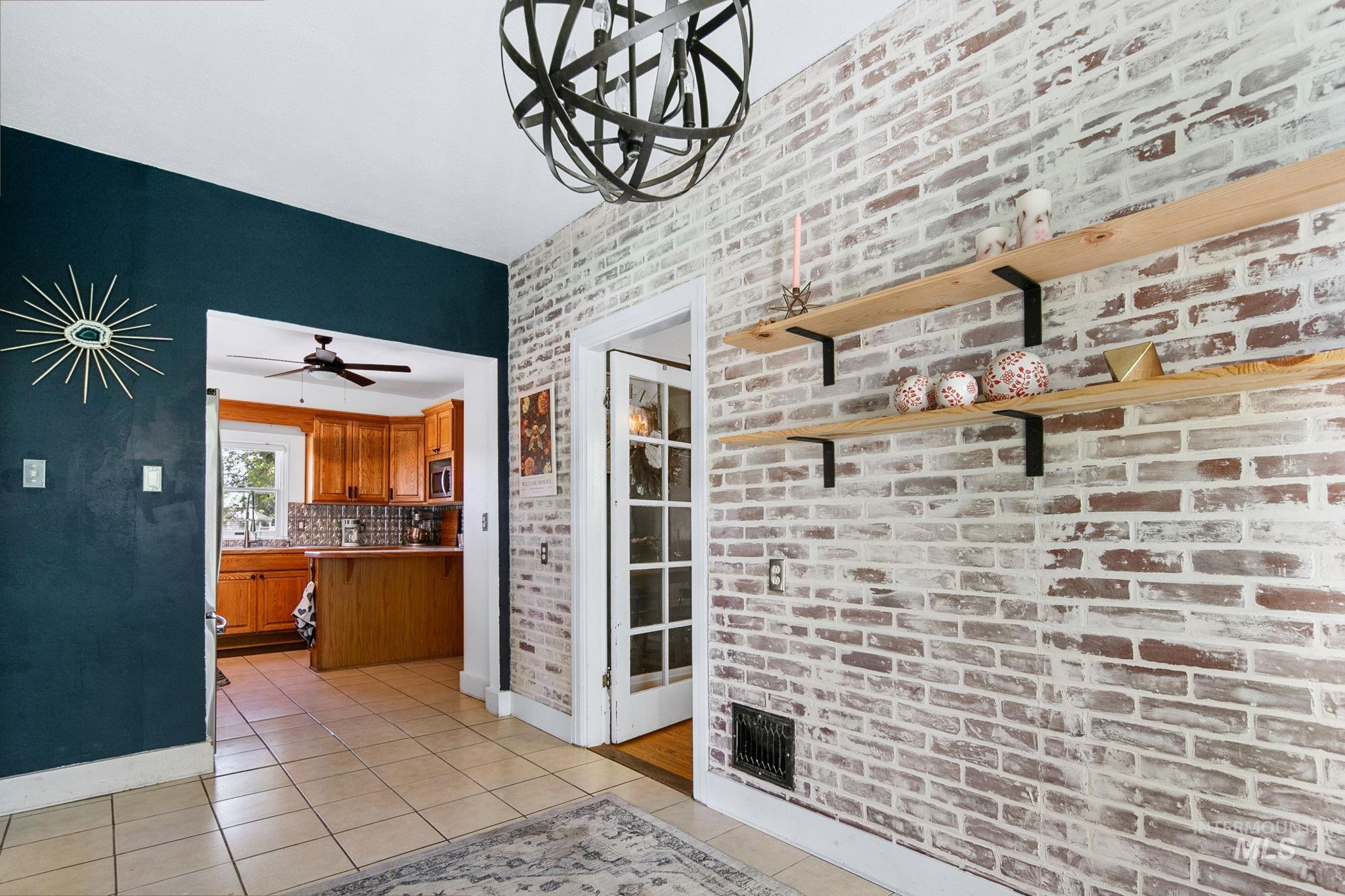 1917 Arthur, Caldwell, Idaho 83605, 5 Bedrooms, Business/Commercial For Sale, Price $649,900,MLS 98970238
