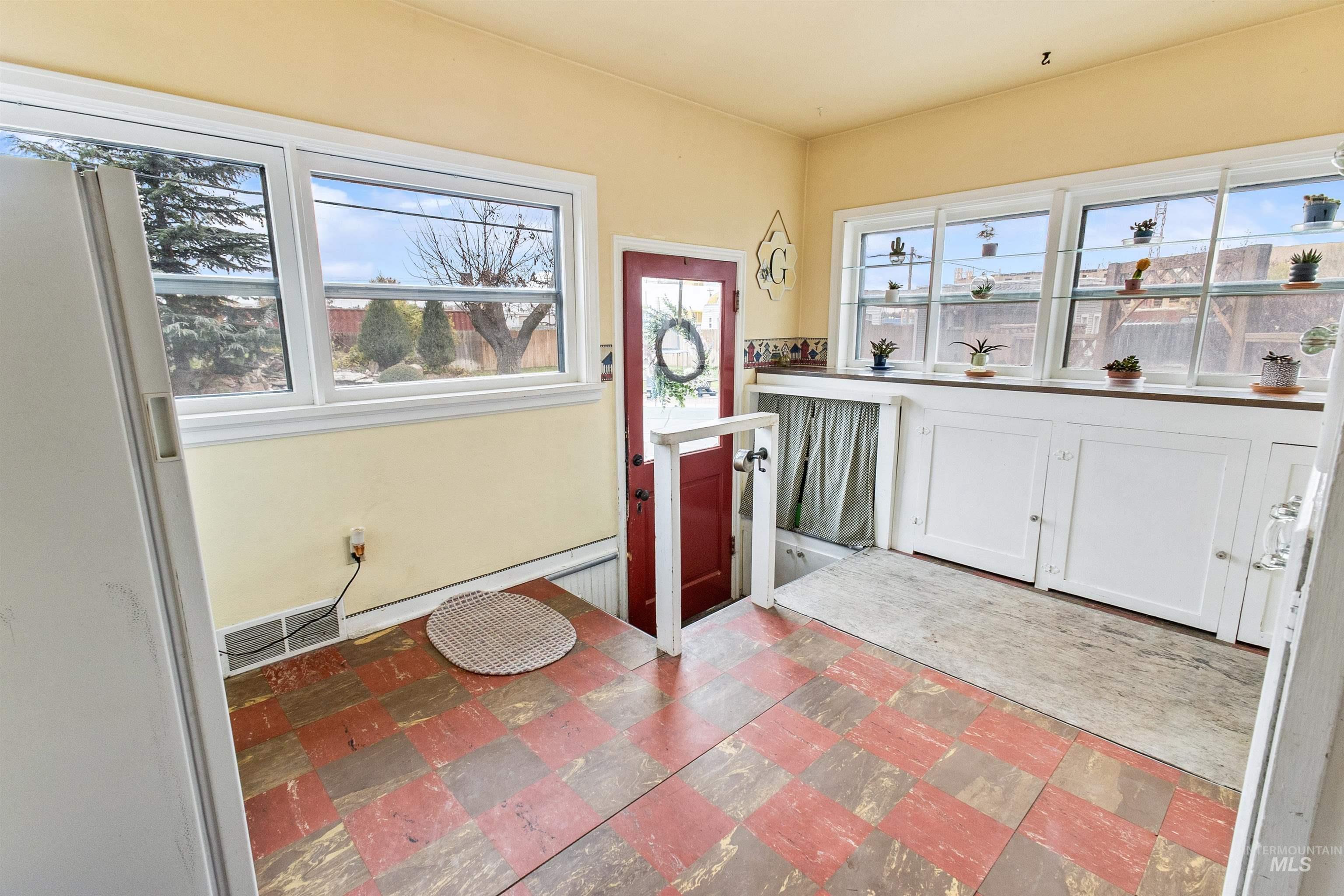 1917 Arthur, Caldwell, Idaho 83605, 5 Bedrooms, Business/Commercial For Sale, Price $749,900, 98970238