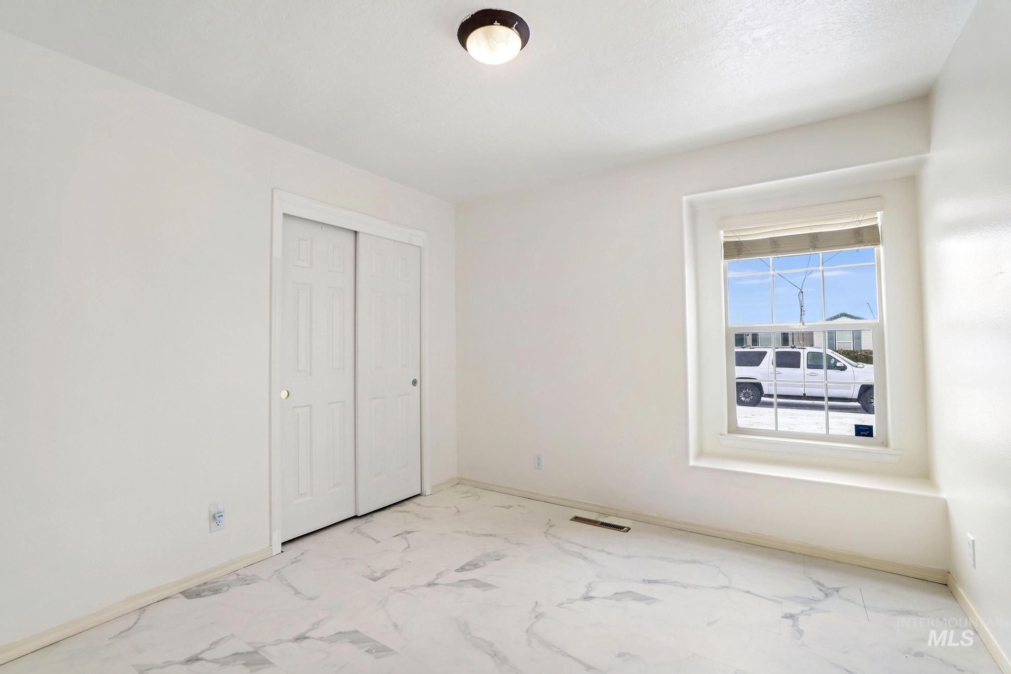 1457 Wrangler Street, Twin Falls, Idaho 83301, 3 Bedrooms, 2 Bathrooms, Residential For Sale, Price $339,900,MLS 98970247