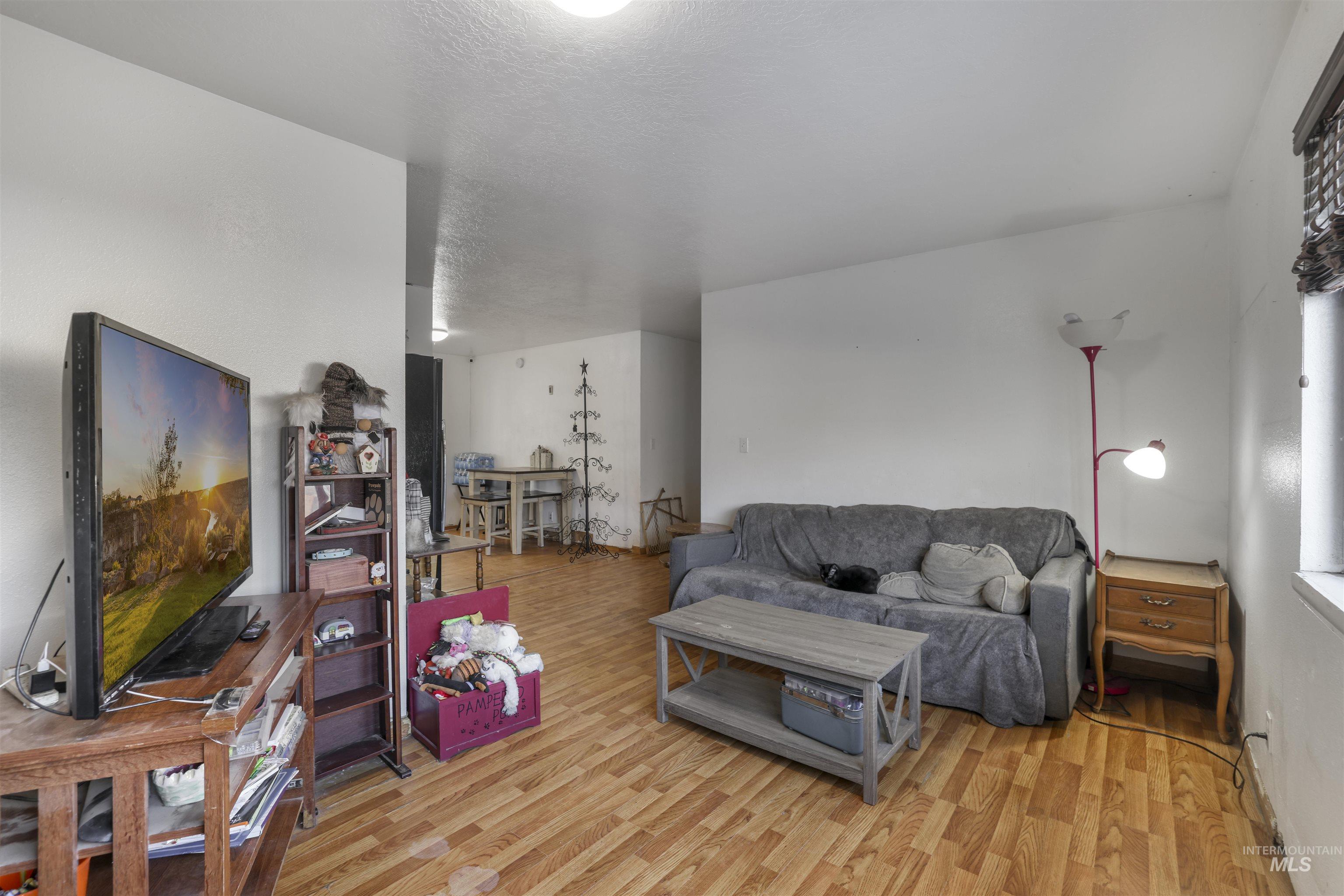 414 Heyburn Ave, Twin Falls, Idaho 83301, 2 Bedrooms, 1 Bathroom, Residential Income For Sale, Price $326,000, 98970253