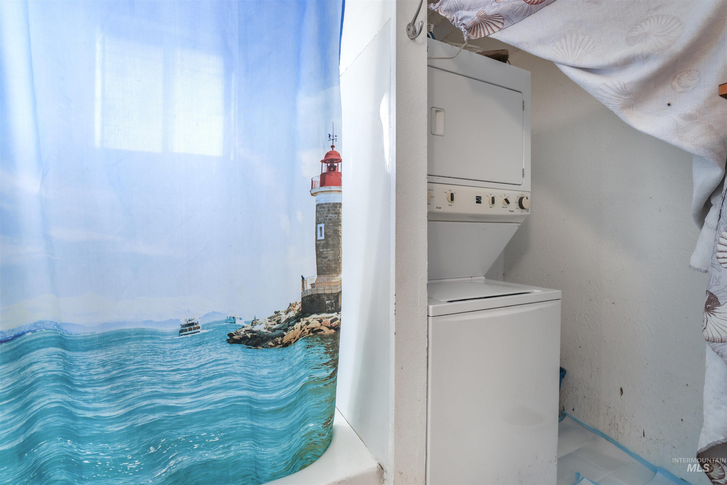 414 Heyburn Ave, Twin Falls, Idaho 83301, 2 Bedrooms, 1 Bathroom, Residential Income For Sale, Price $326,000, 98970253