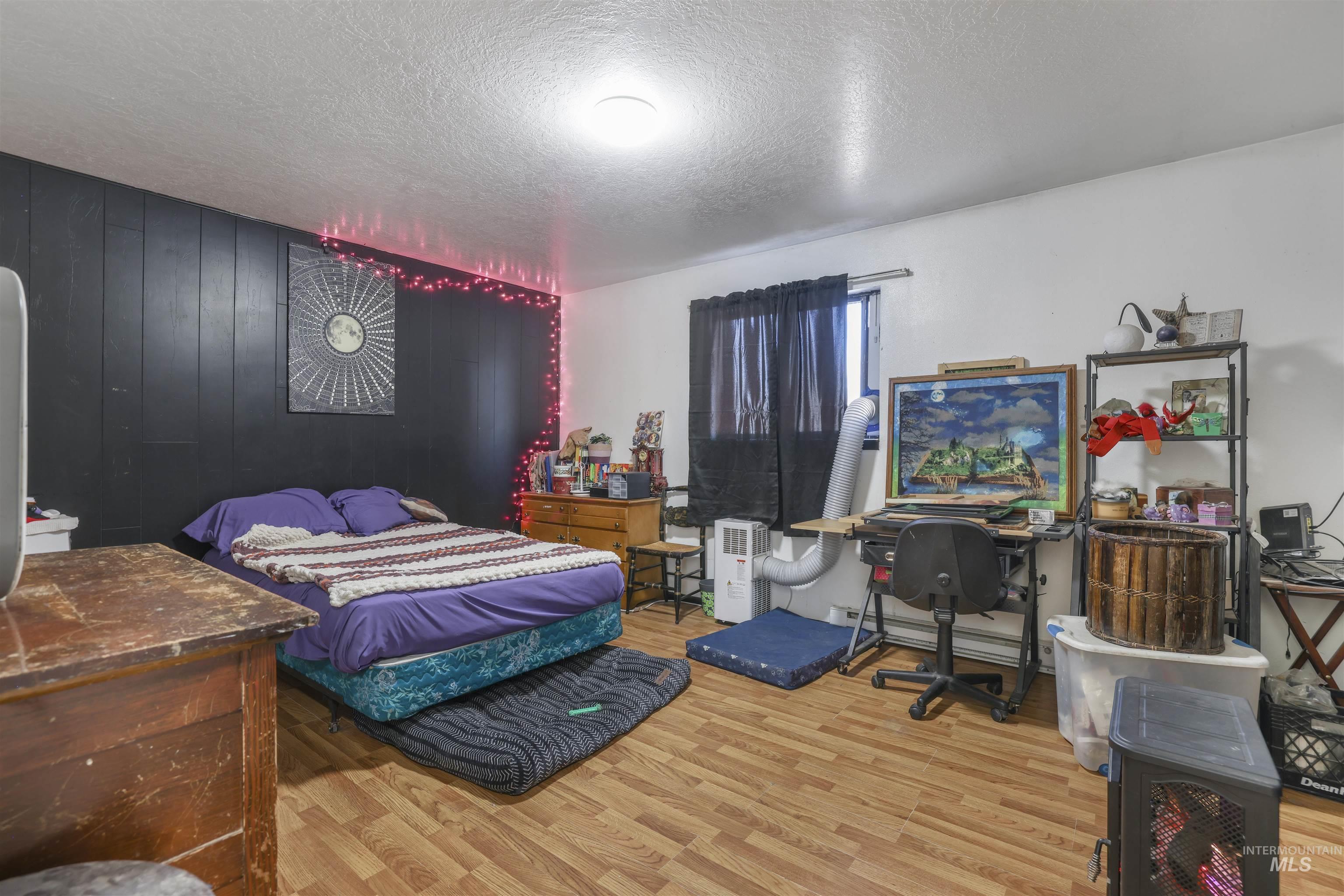 414 Heyburn Ave, Twin Falls, Idaho 83301, 2 Bedrooms, 1 Bathroom, Residential Income For Sale, Price $326,000, 98970253