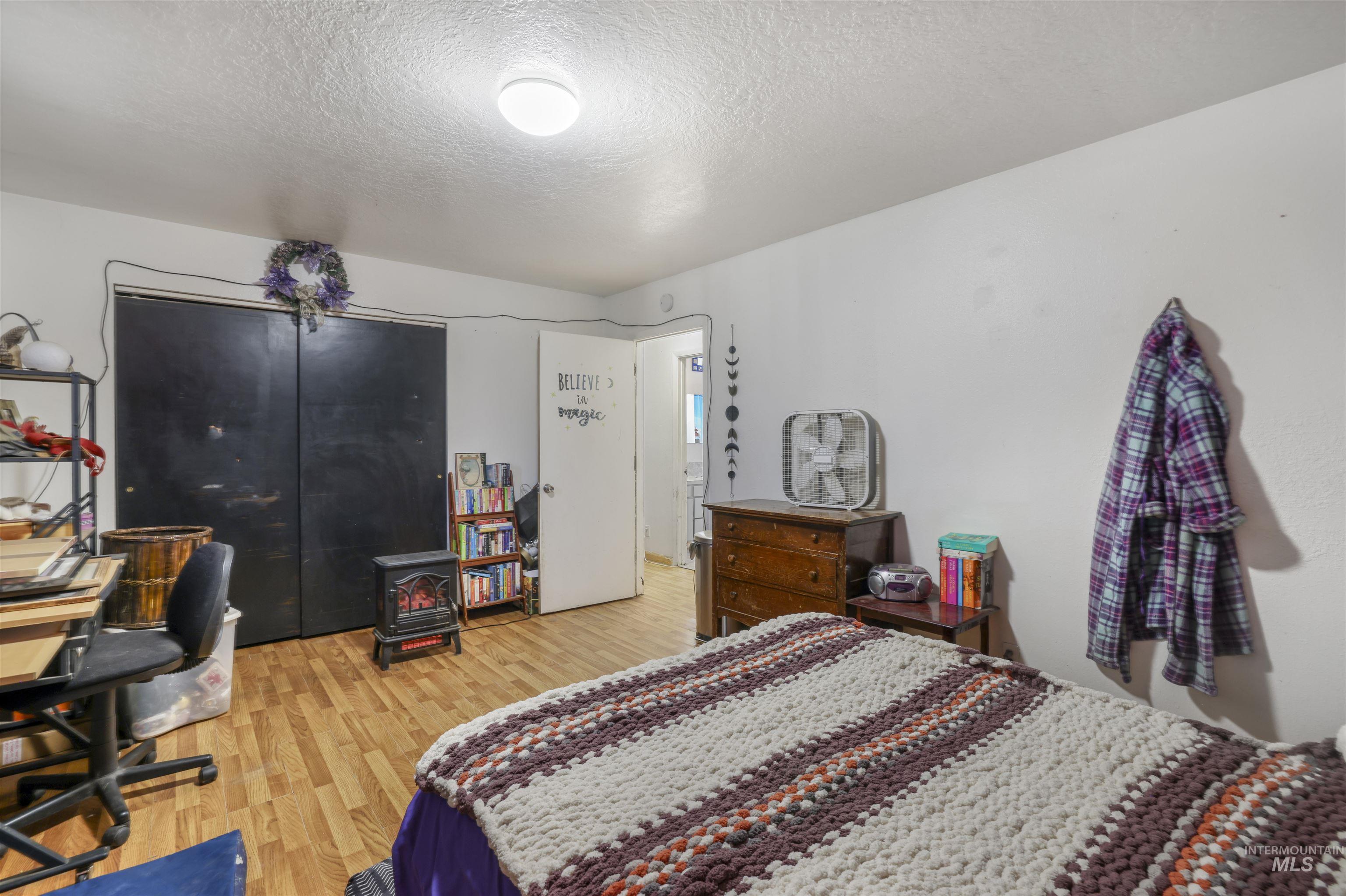 414 Heyburn Ave, Twin Falls, Idaho 83301, 2 Bedrooms, 1 Bathroom, Residential Income For Sale, Price $326,000, 98970253