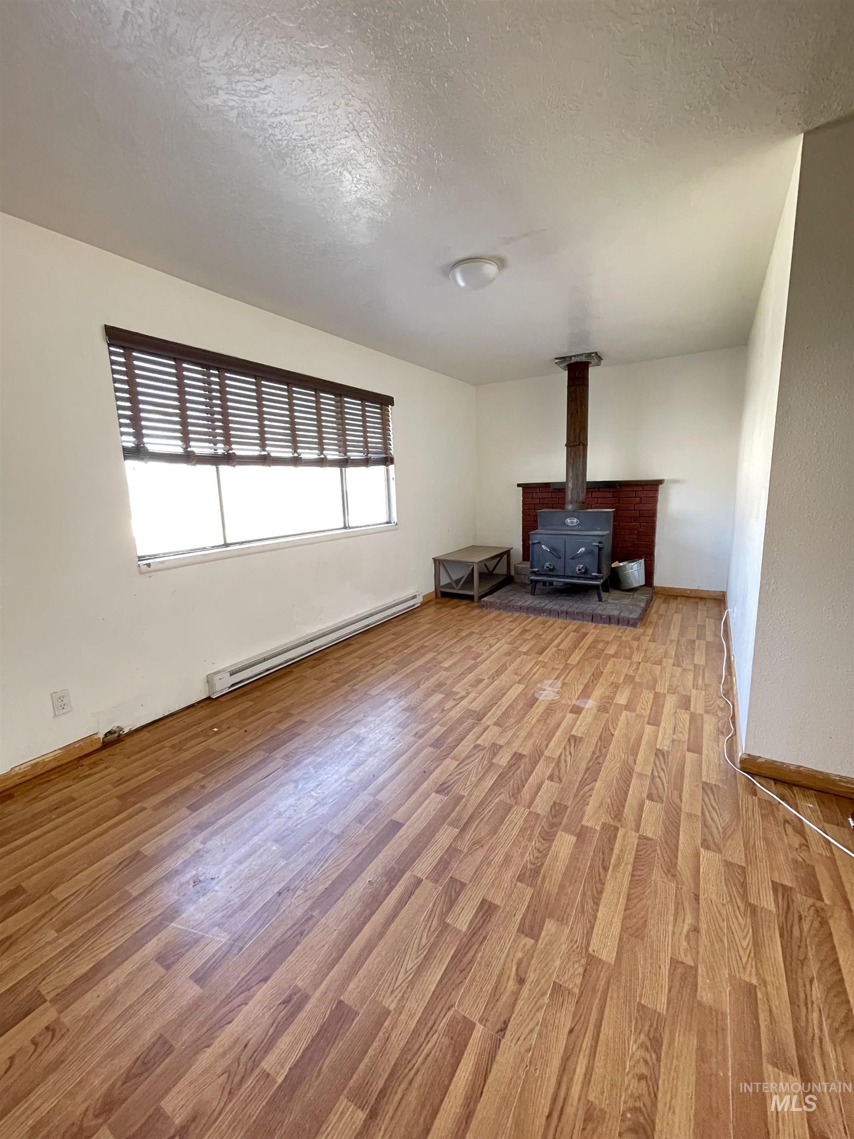 414 Heyburn Ave, Twin Falls, Idaho 83301, 2 Bedrooms, 1 Bathroom, Residential Income For Sale, Price $275,000,MLS 98970253