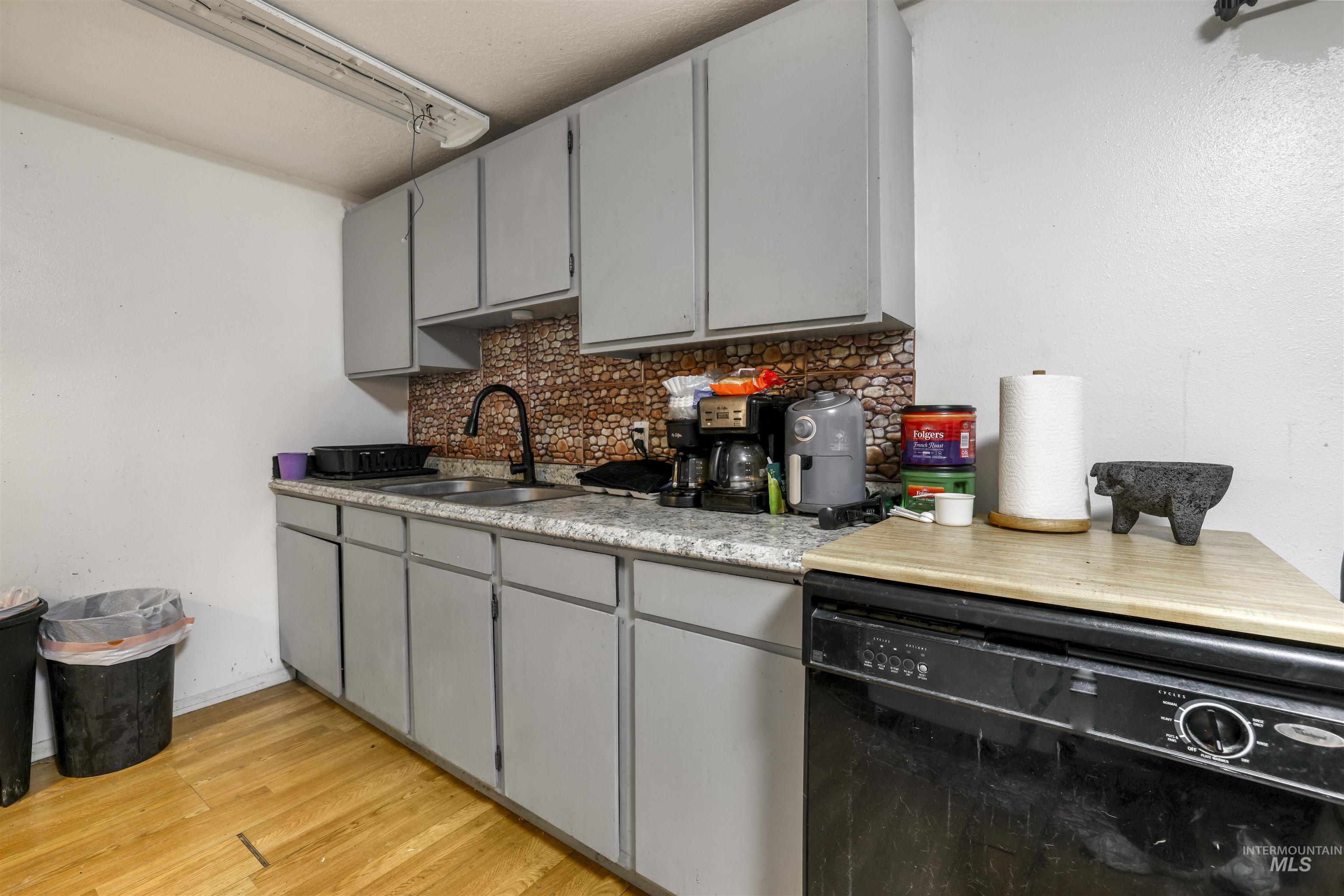 414 Heyburn Ave, Twin Falls, Idaho 83301, 2 Bedrooms, 1 Bathroom, Residential Income For Sale, Price $326,000, 98970253