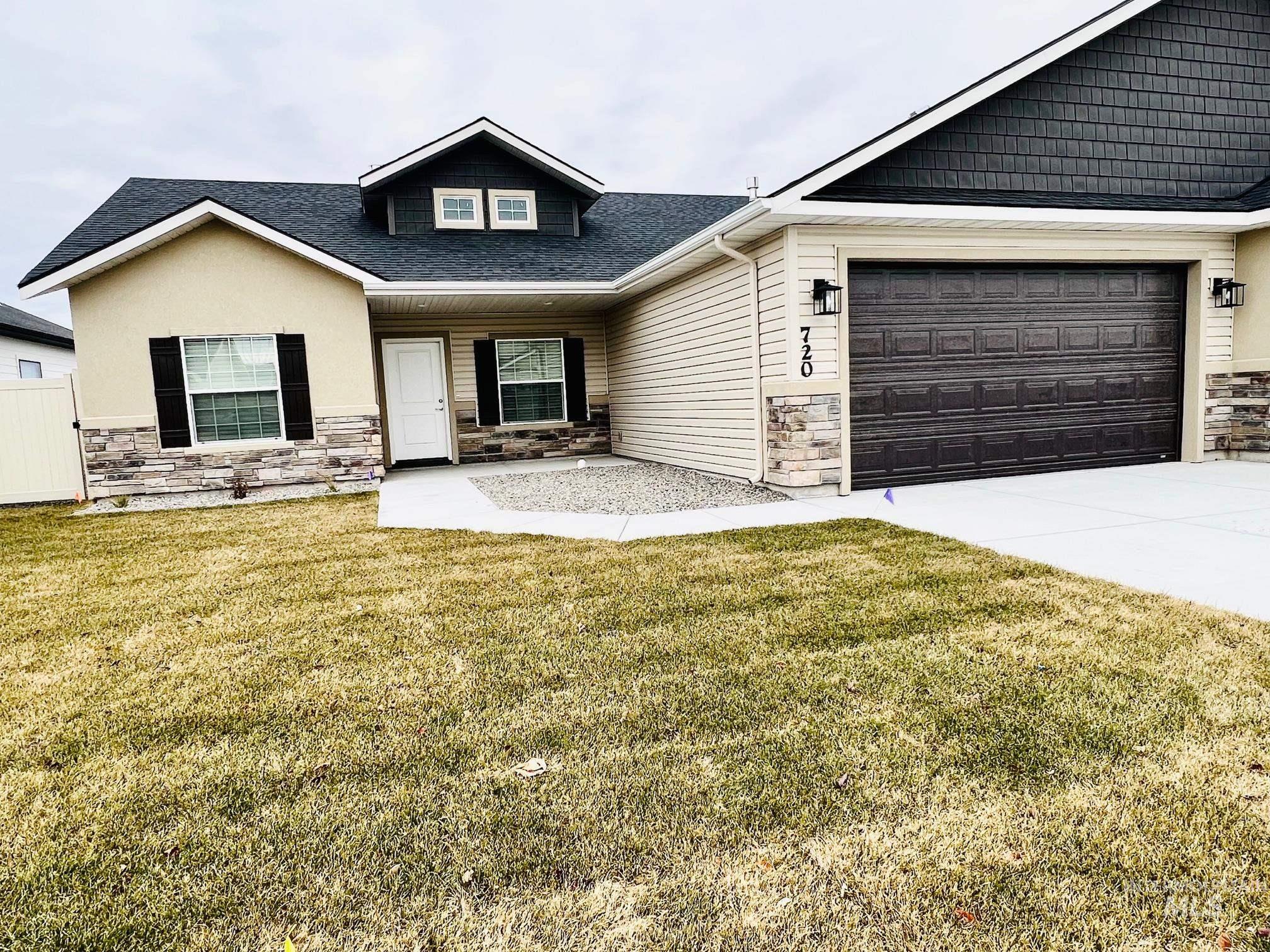 720 Shadowleaf Ave, Twin Falls, Idaho 83301-2925, 3 Bedrooms, 2 Bathrooms, Residential Income For Sale, Price $689,900, 98970254