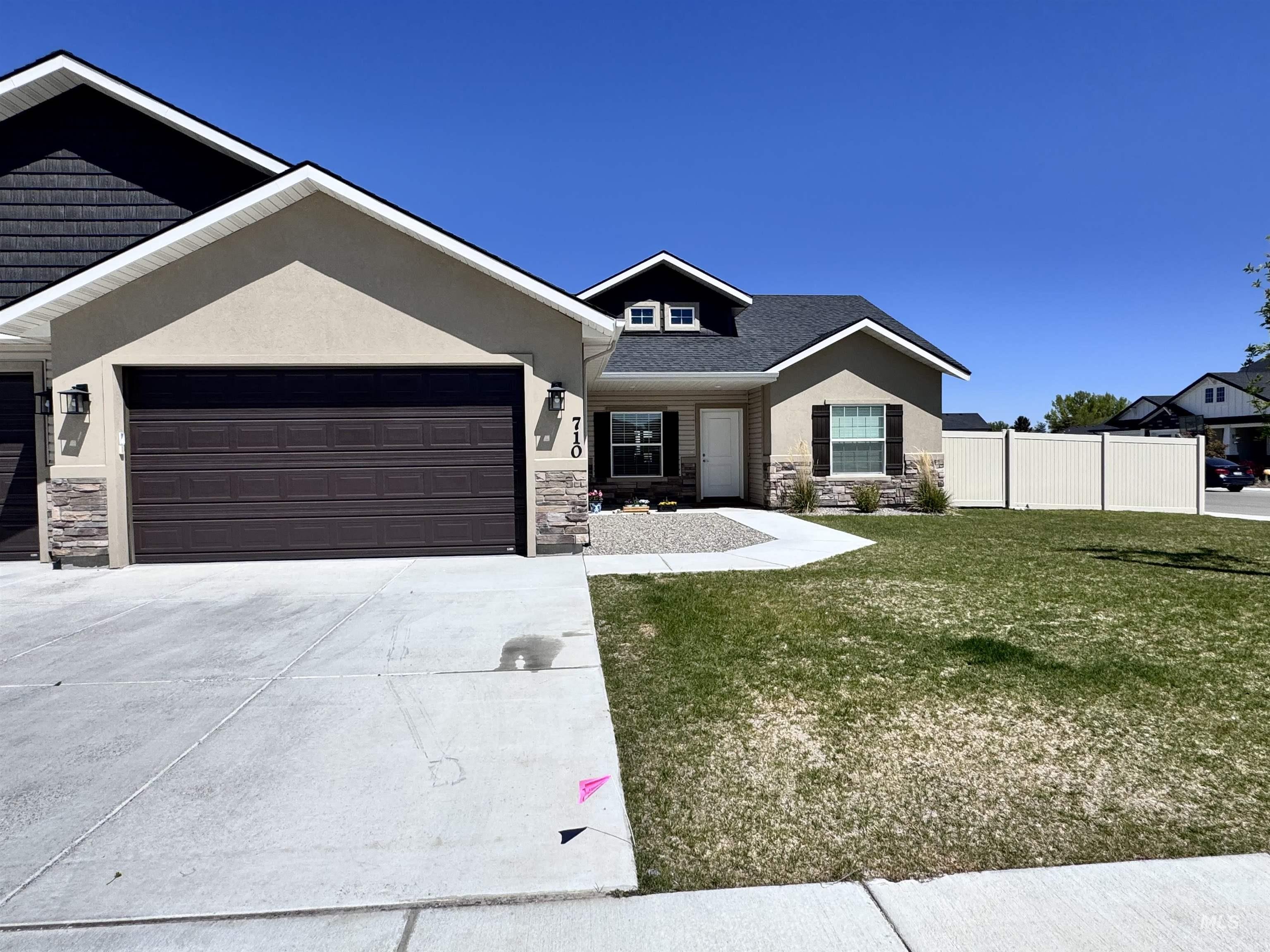 720 Shadowleaf Ave, Twin Falls, Idaho 83301-2925, 3 Bedrooms, 2 Bathrooms, Residential Income For Sale, Price $689,900, 98970254