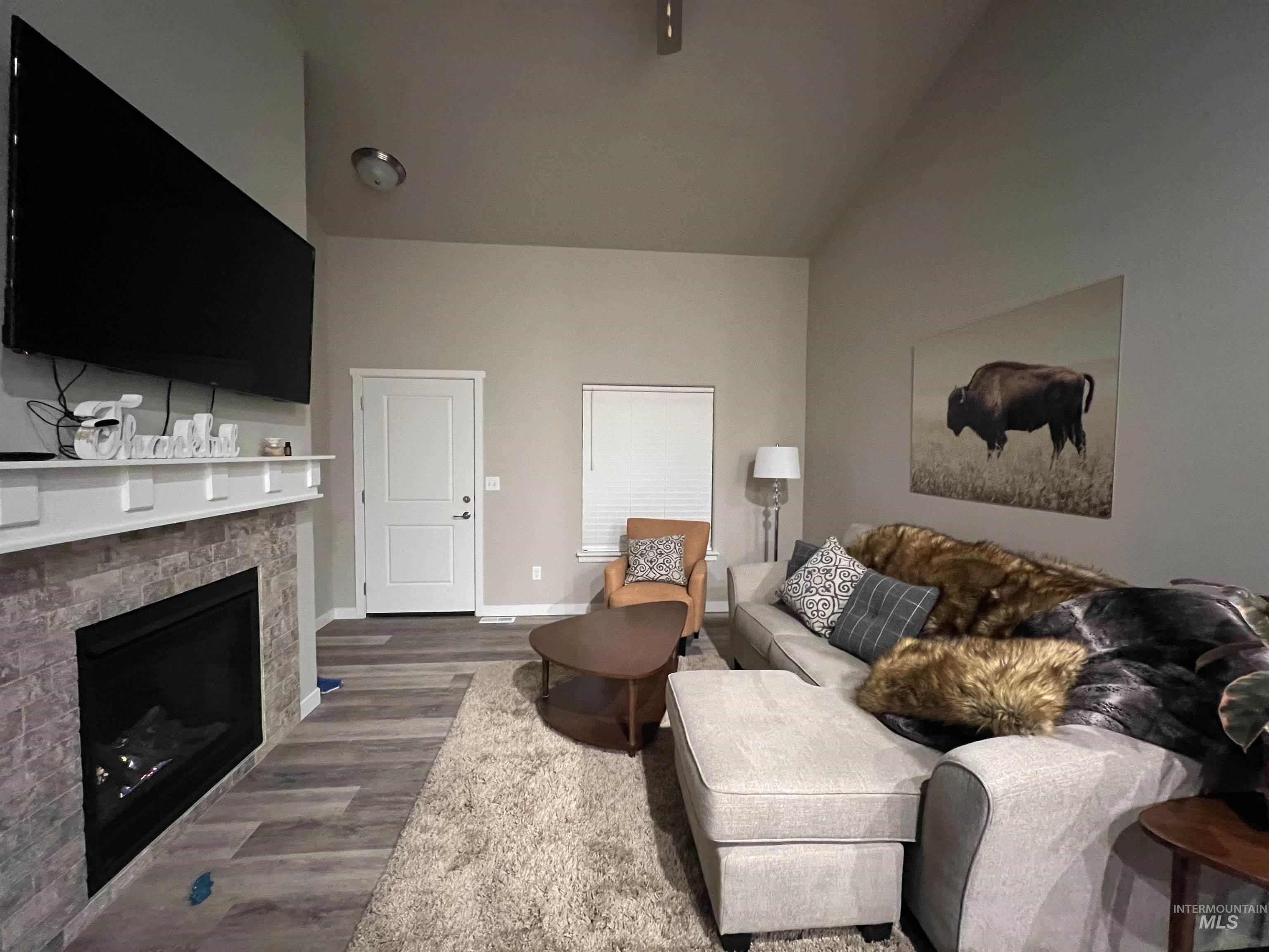 720 Shadowleaf Ave, Twin Falls, Idaho 83301-2925, 3 Bedrooms, 2 Bathrooms, Residential Income For Sale, Price $689,900, 98970254