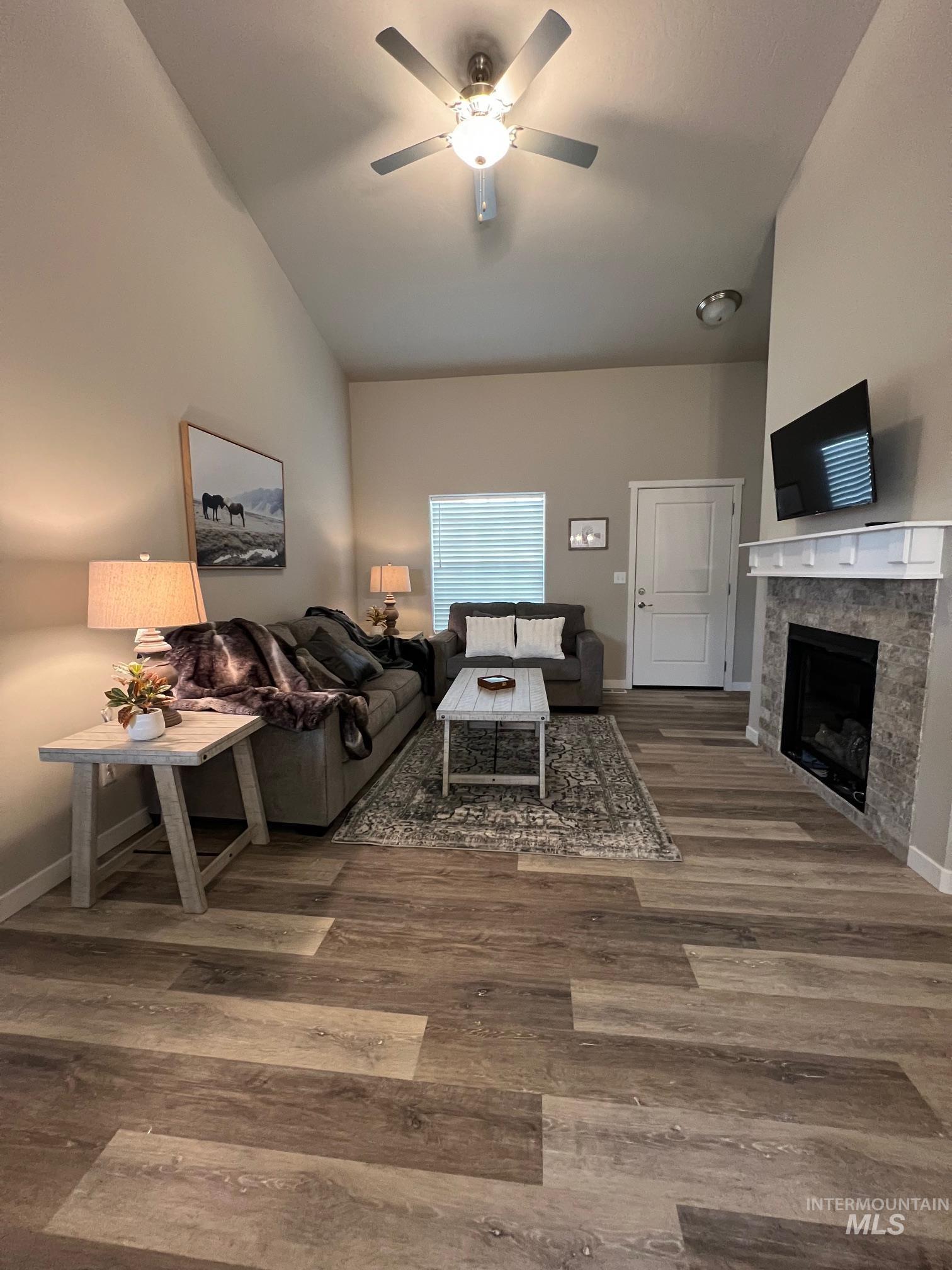 720 Shadowleaf Ave, Twin Falls, Idaho 83301-2925, 3 Bedrooms, 2 Bathrooms, Residential Income For Sale, Price $689,900, 98970254