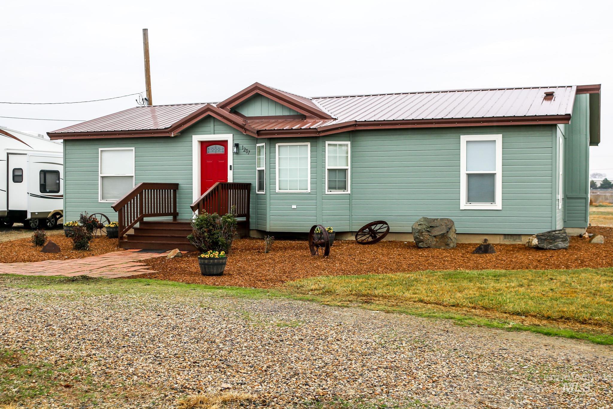 1207 Erlebach Way, Ontario, Oregon 97914, 3 Bedrooms, 2 Bathrooms, Residential For Sale, Price $325,000,MLS 98970263