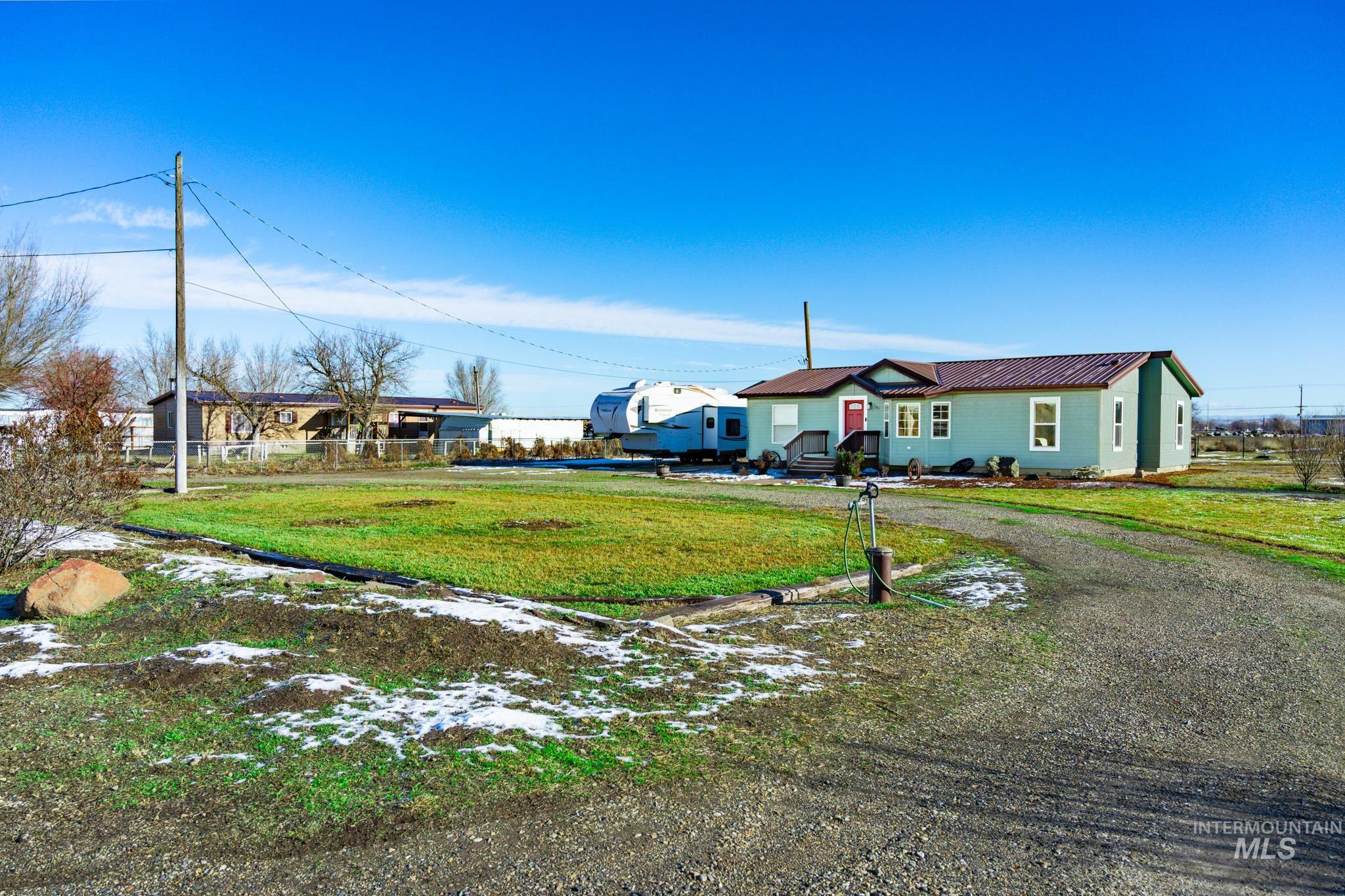 1207 Erlebach Way, Ontario, Oregon 97914, 3 Bedrooms, 2 Bathrooms, Residential For Sale, Price $325,000,MLS 98970263