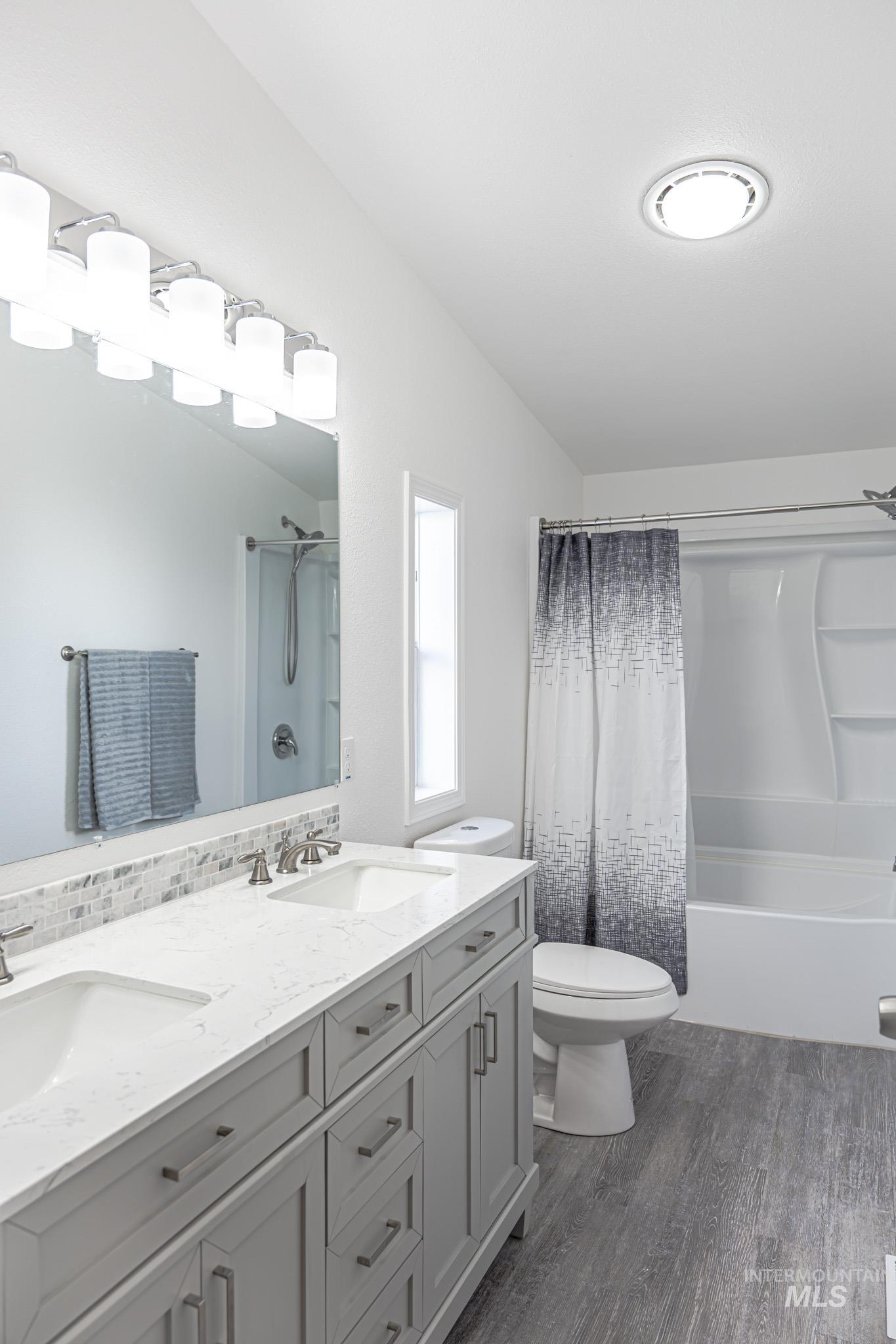 1207 Erlebach Way, Ontario, Oregon 97914, 3 Bedrooms, 2 Bathrooms, Residential For Sale, Price $325,000,MLS 98970263