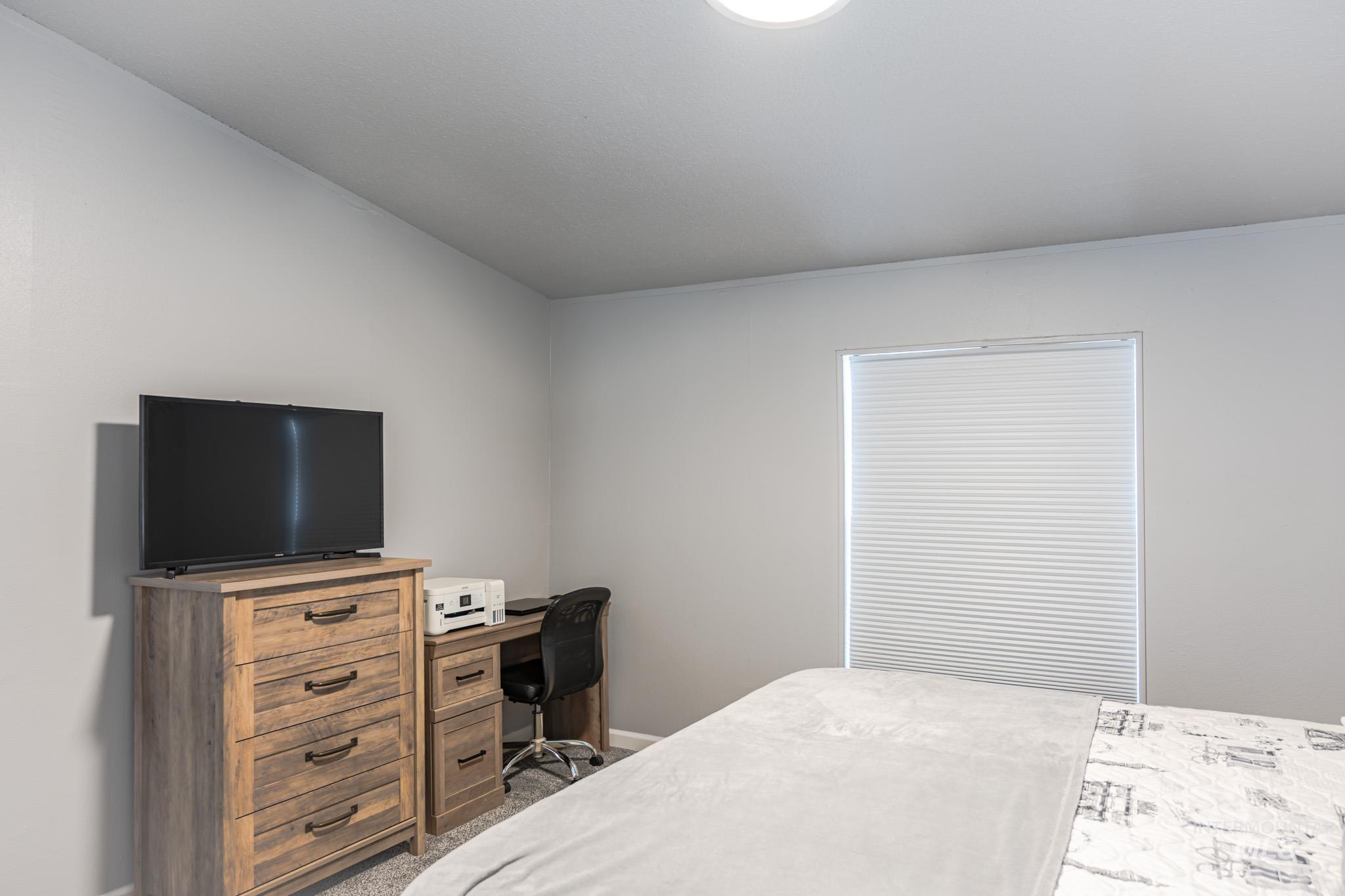 1207 Erlebach Way, Ontario, Oregon 97914, 3 Bedrooms, 2 Bathrooms, Residential For Sale, Price $325,000,MLS 98970263