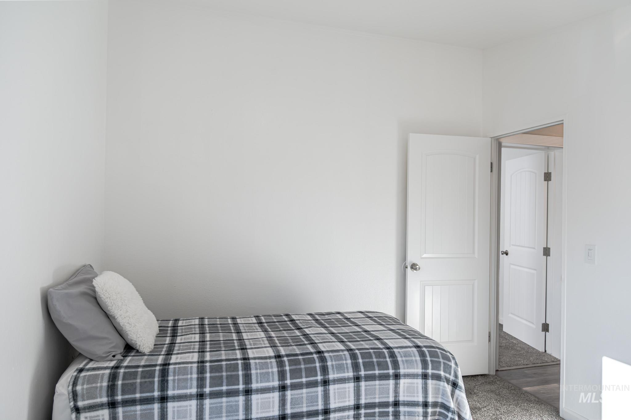 1207 Erlebach Way, Ontario, Oregon 97914, 3 Bedrooms, 2 Bathrooms, Residential For Sale, Price $325,000,MLS 98970263