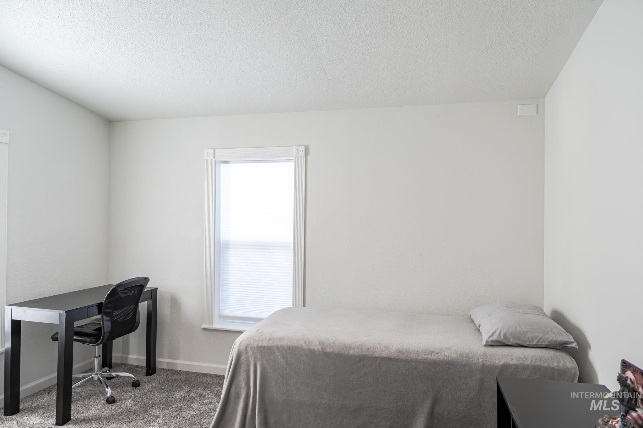 1207 Erlebach Way, Ontario, Oregon 97914, 3 Bedrooms, 2 Bathrooms, Residential For Sale, Price $325,000,MLS 98970263