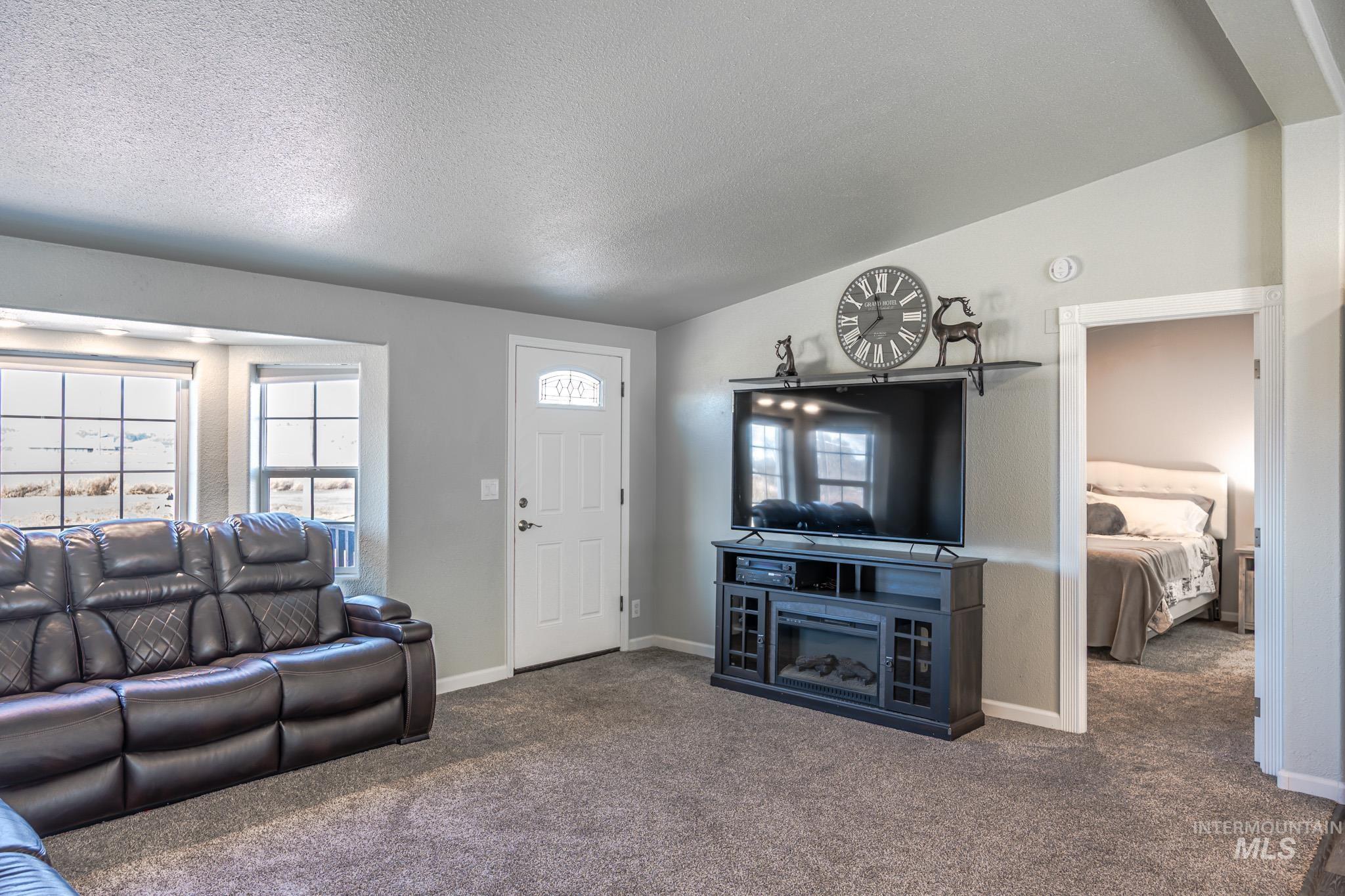 1207 Erlebach Way, Ontario, Oregon 97914, 3 Bedrooms, 2 Bathrooms, Residential For Sale, Price $325,000,MLS 98970263