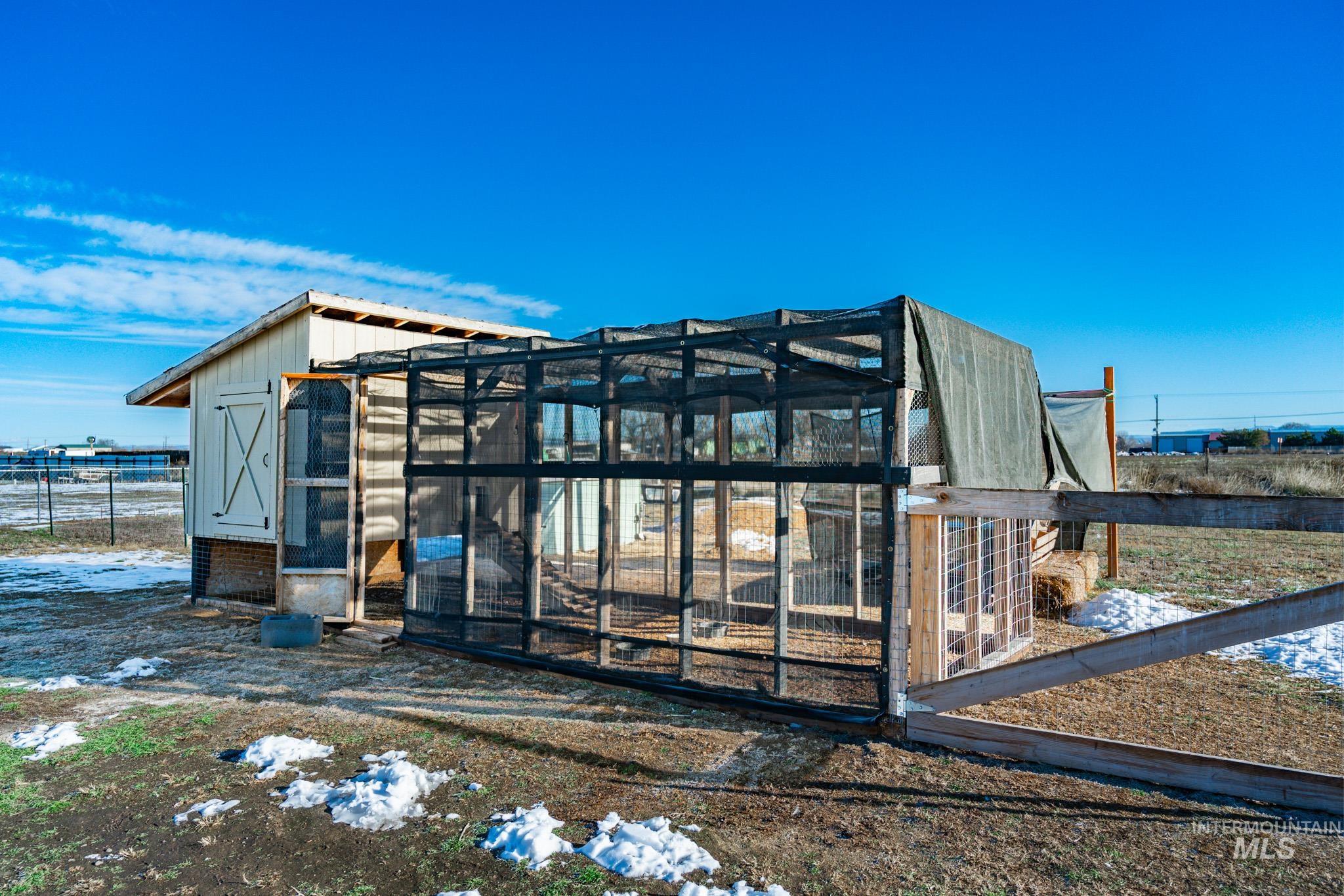 1207 Erlebach Way, Ontario, Oregon 97914, 3 Bedrooms, 2 Bathrooms, Residential For Sale, Price $325,000,MLS 98970263