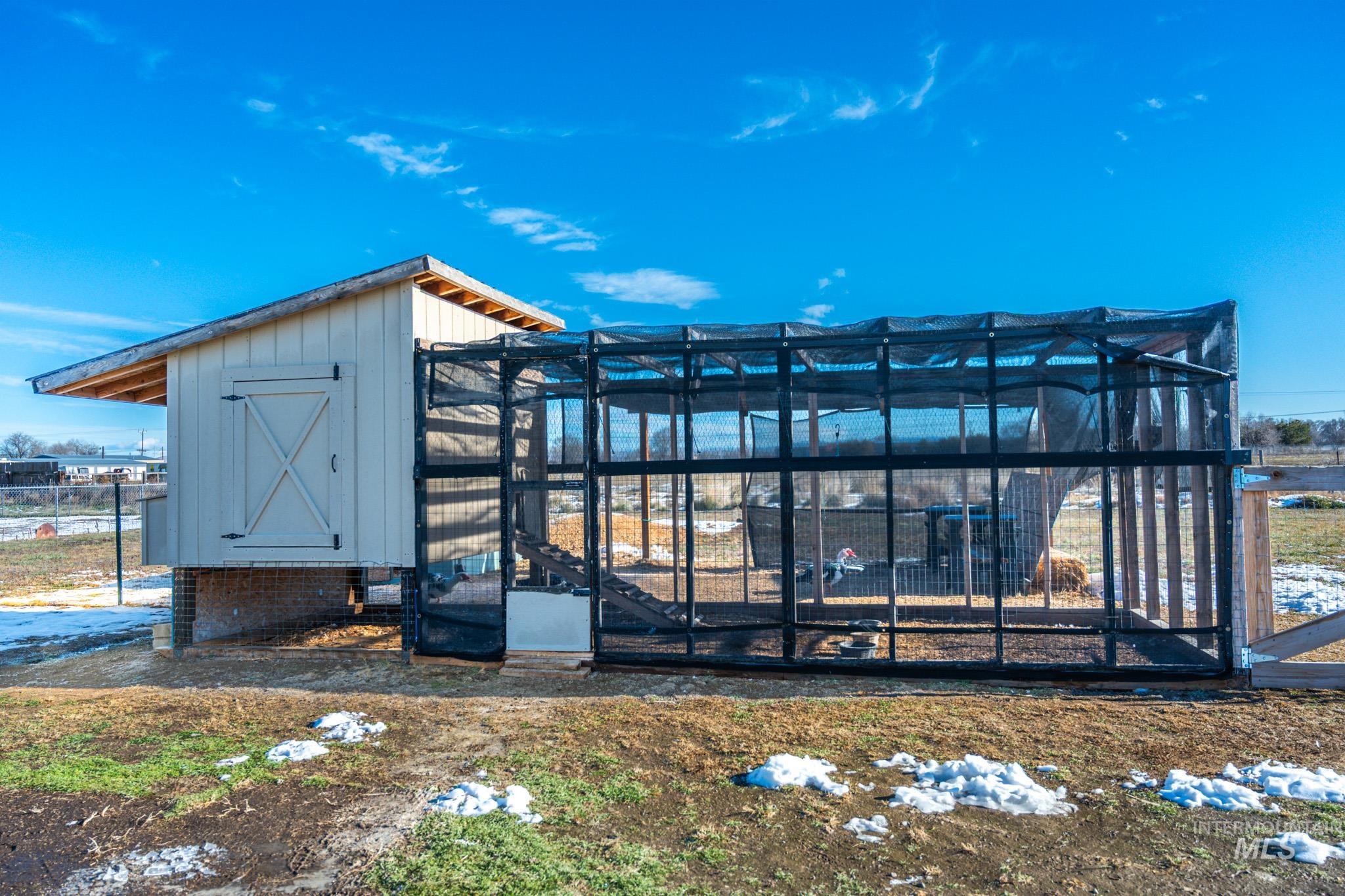 1207 Erlebach Way, Ontario, Oregon 97914, 3 Bedrooms, 2 Bathrooms, Residential For Sale, Price $325,000,MLS 98970263