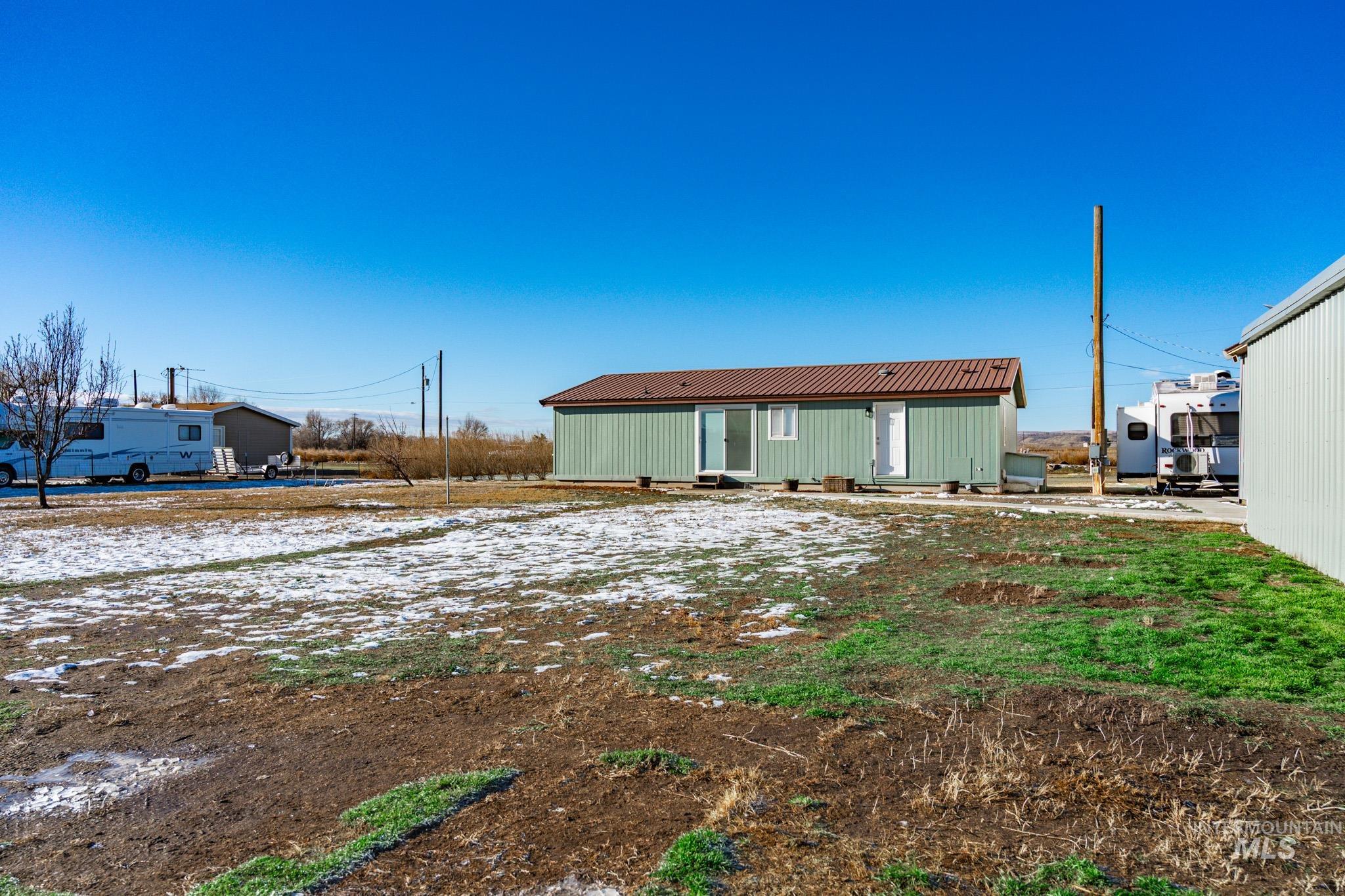 1207 Erlebach Way, Ontario, Oregon 97914, 3 Bedrooms, 2 Bathrooms, Residential For Sale, Price $325,000,MLS 98970263