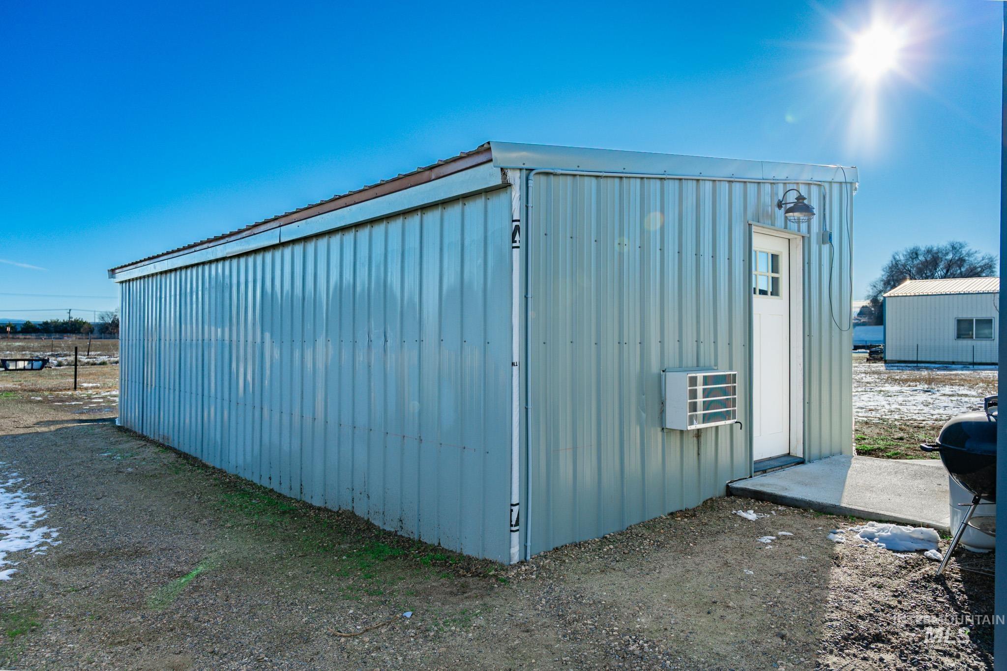 1207 Erlebach Way, Ontario, Oregon 97914, 3 Bedrooms, 2 Bathrooms, Residential For Sale, Price $325,000,MLS 98970263