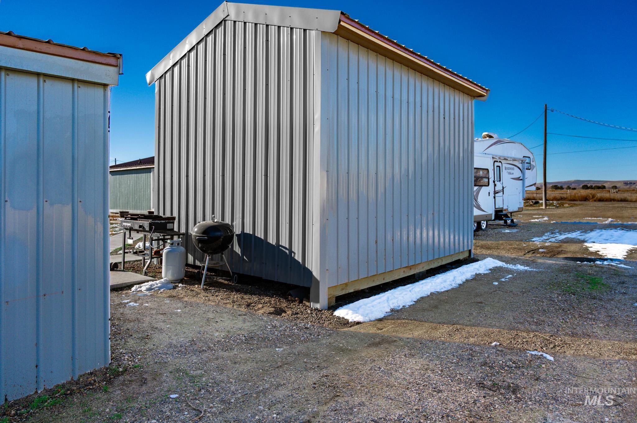 1207 Erlebach Way, Ontario, Oregon 97914, 3 Bedrooms, 2 Bathrooms, Residential For Sale, Price $325,000,MLS 98970263